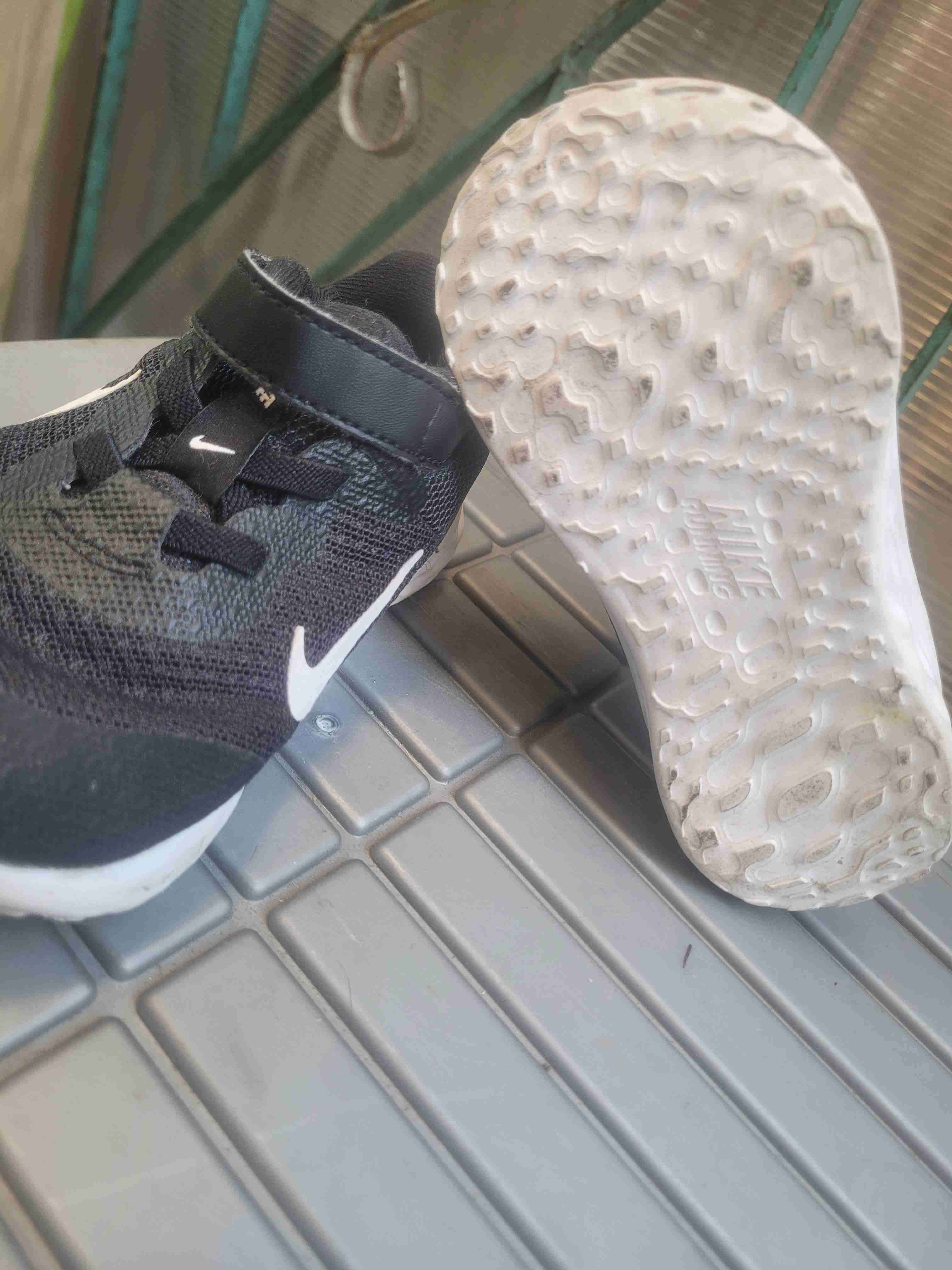 Zapatillas negras deportivas para niños - miniatura 3