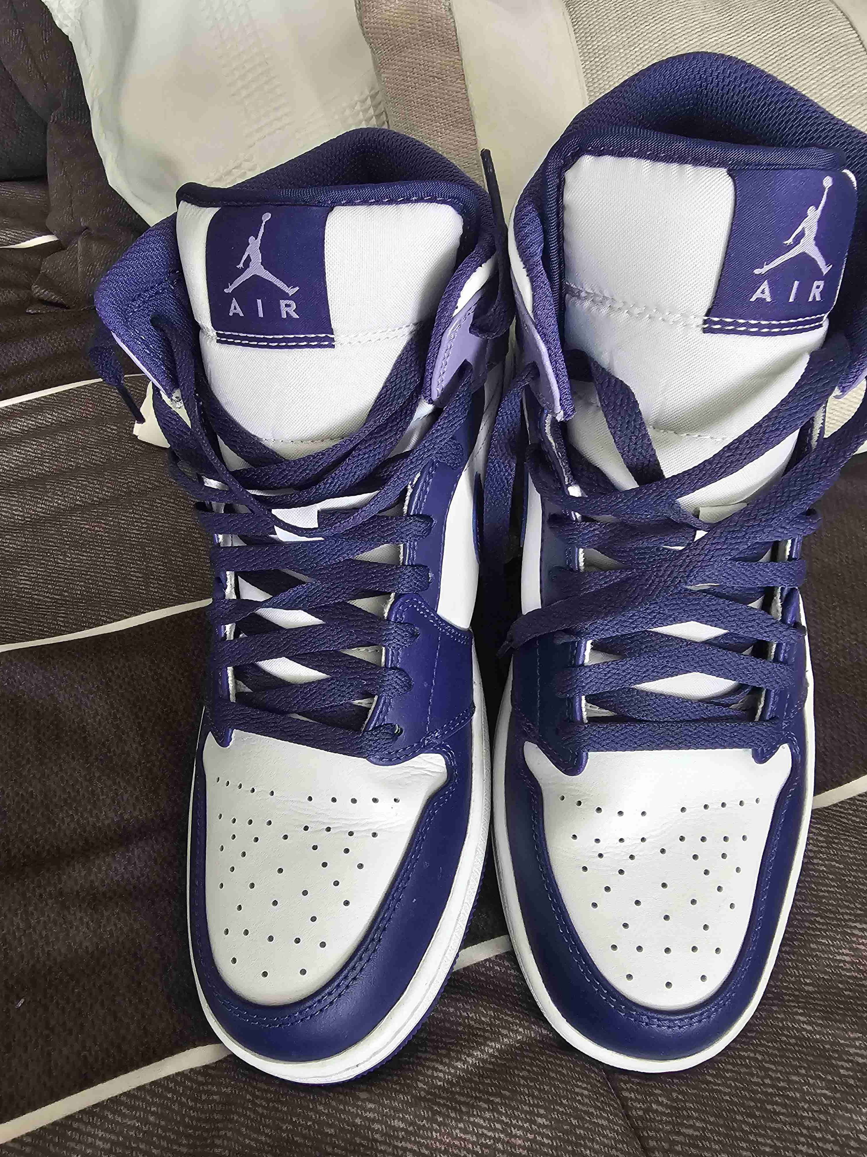 Zapatillas deportivas blancas y moradas - miniatura 2