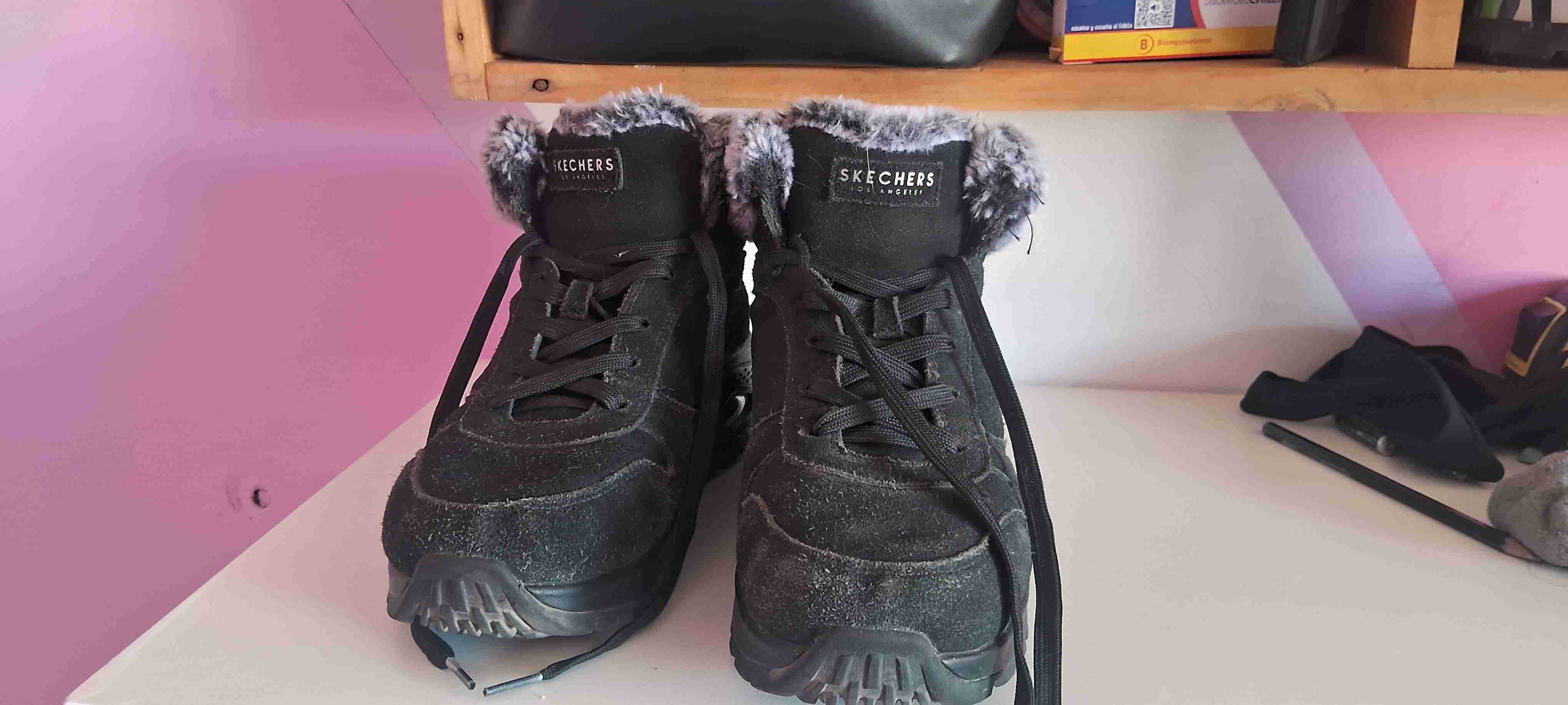 Zapatillas negras Skechers con forro - 1