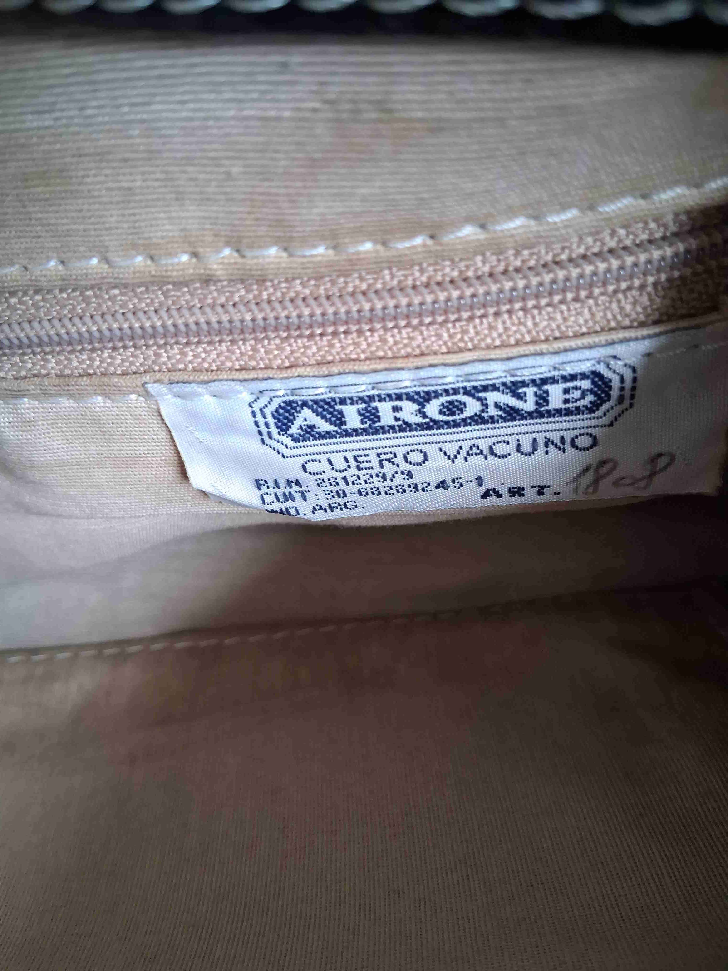 Cartera cuero argentino negra con bolsillos - miniatura 4