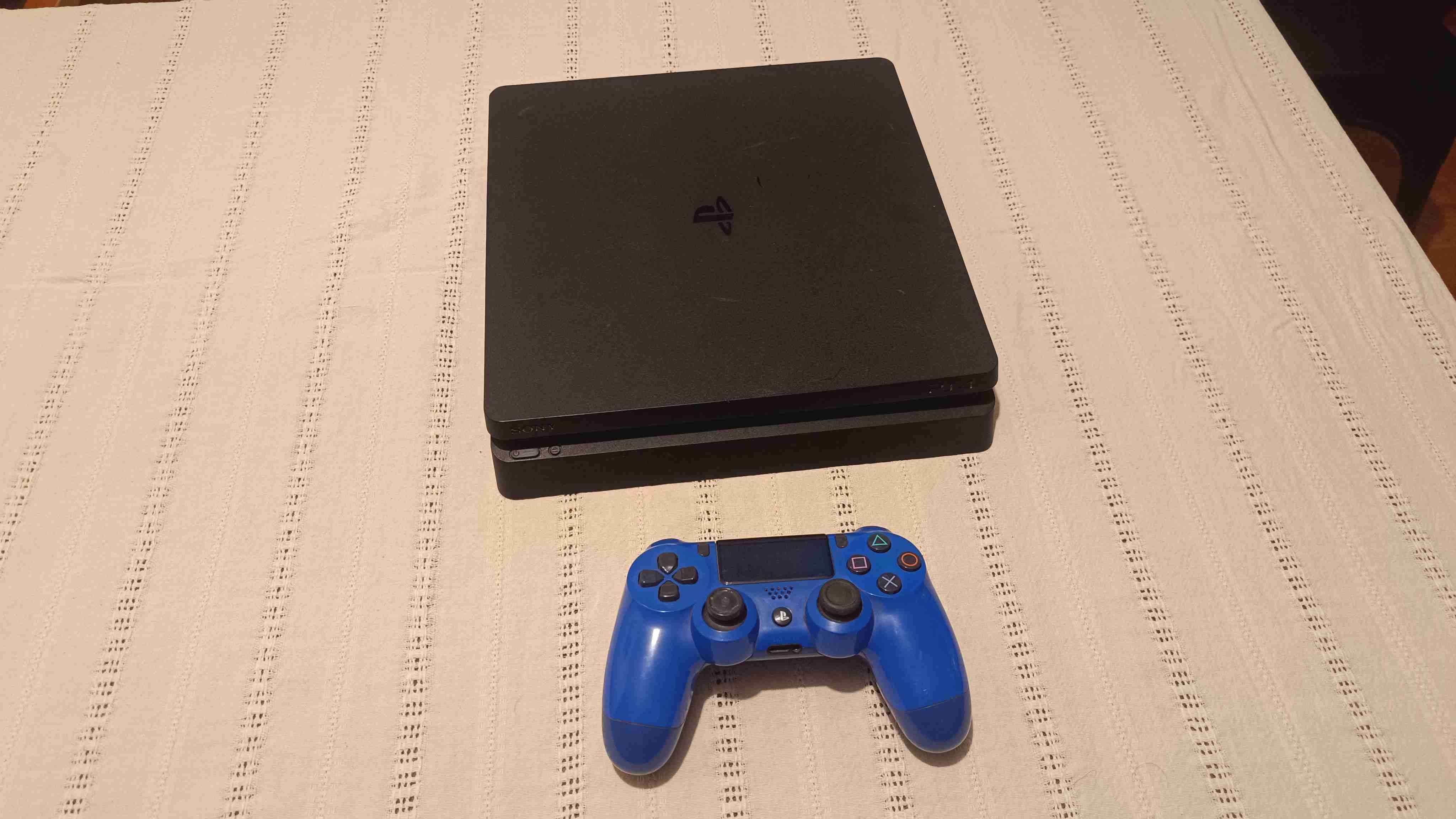 Consola PS4 con Mando - miniatura 2