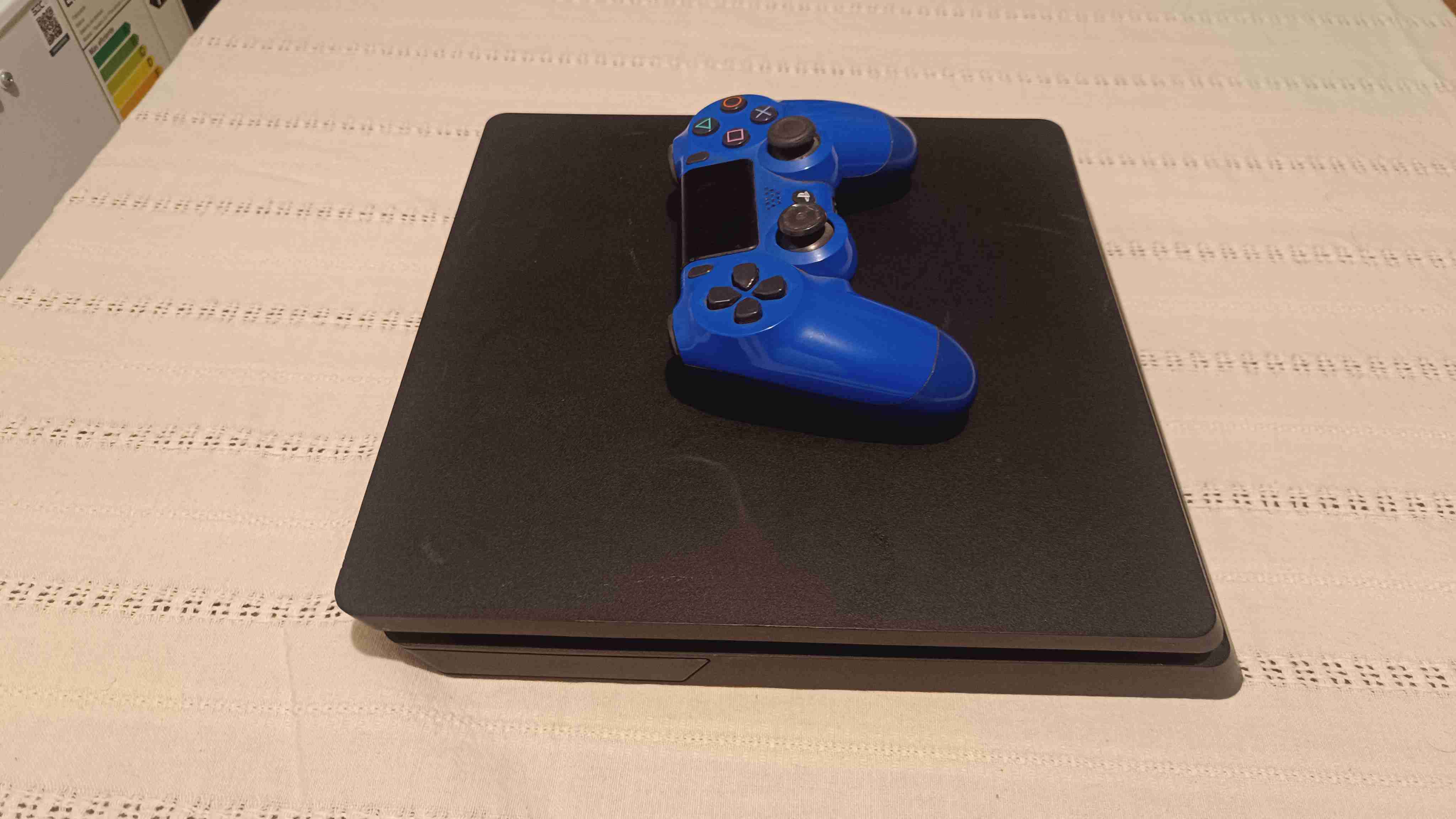 Consola PS4 con Mando - miniatura 3