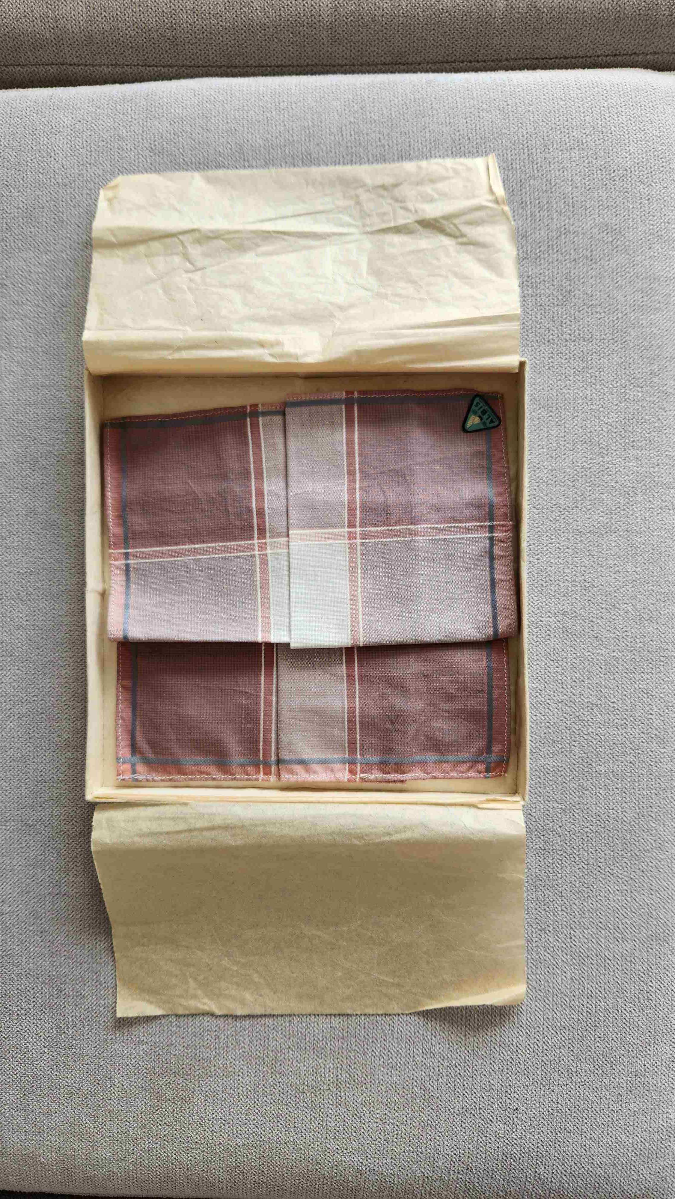 Pañuelo vintage de bolsillo a cuadros - miniatura 2