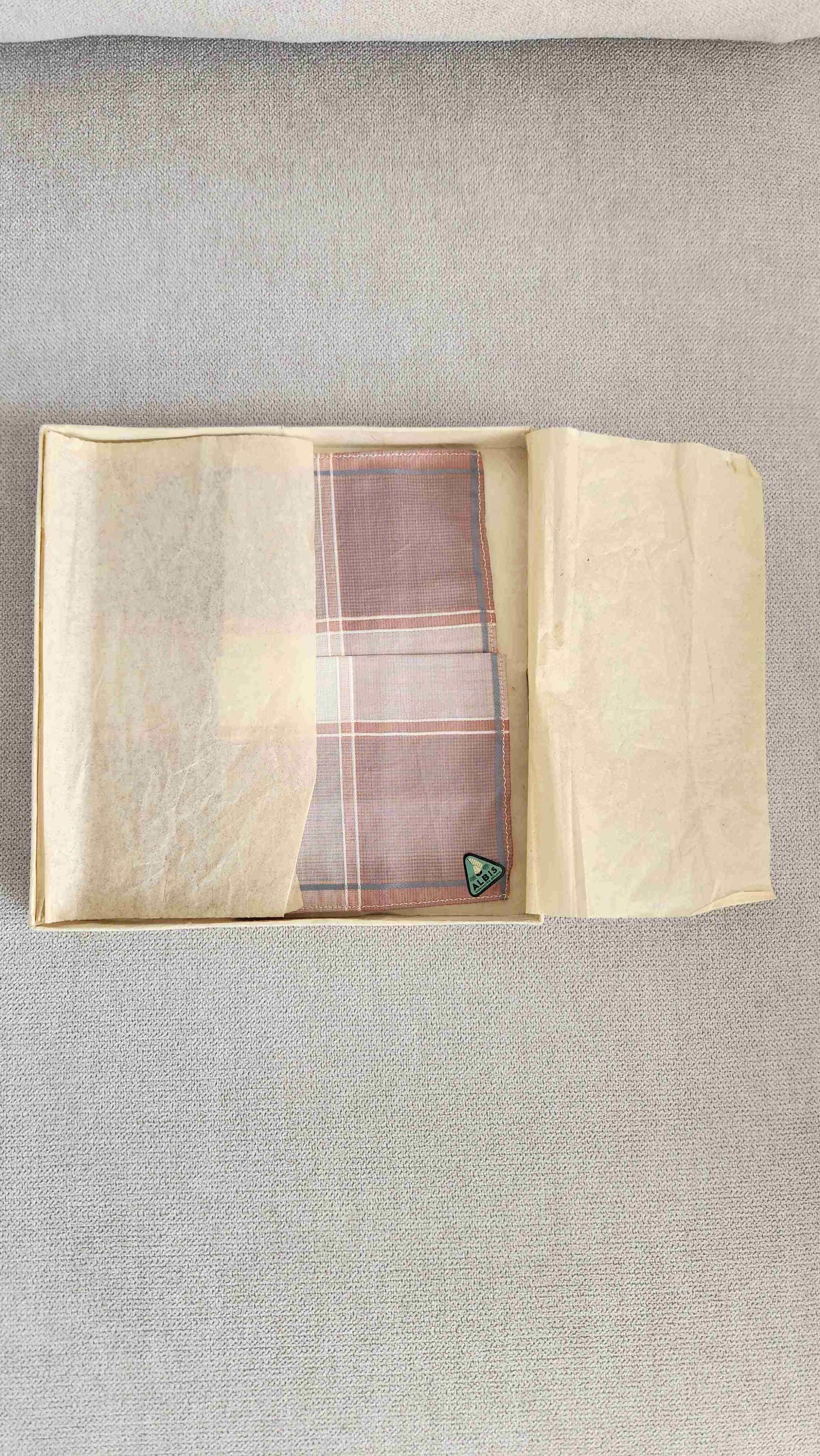 Pañuelo vintage de bolsillo a cuadros - miniatura 4