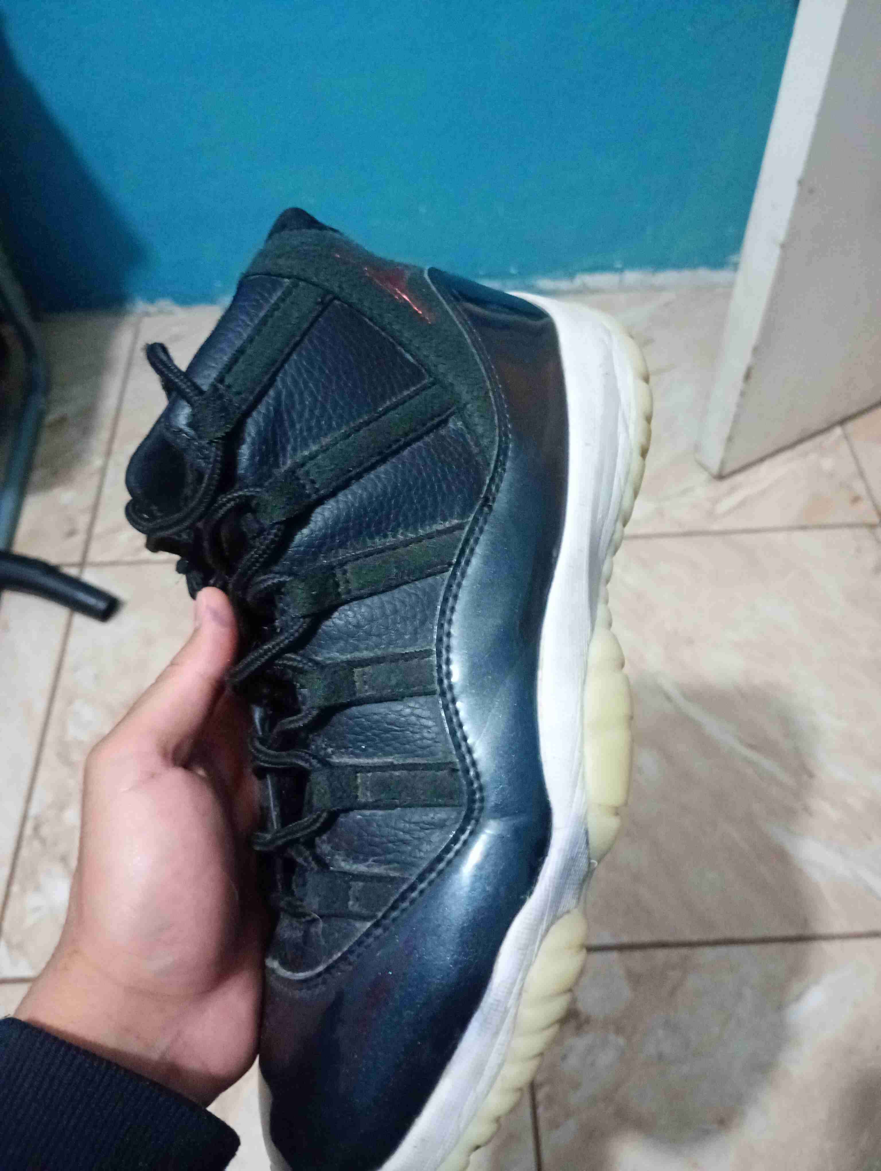 Jordan 11 talla 42,5 - miniatura 2
