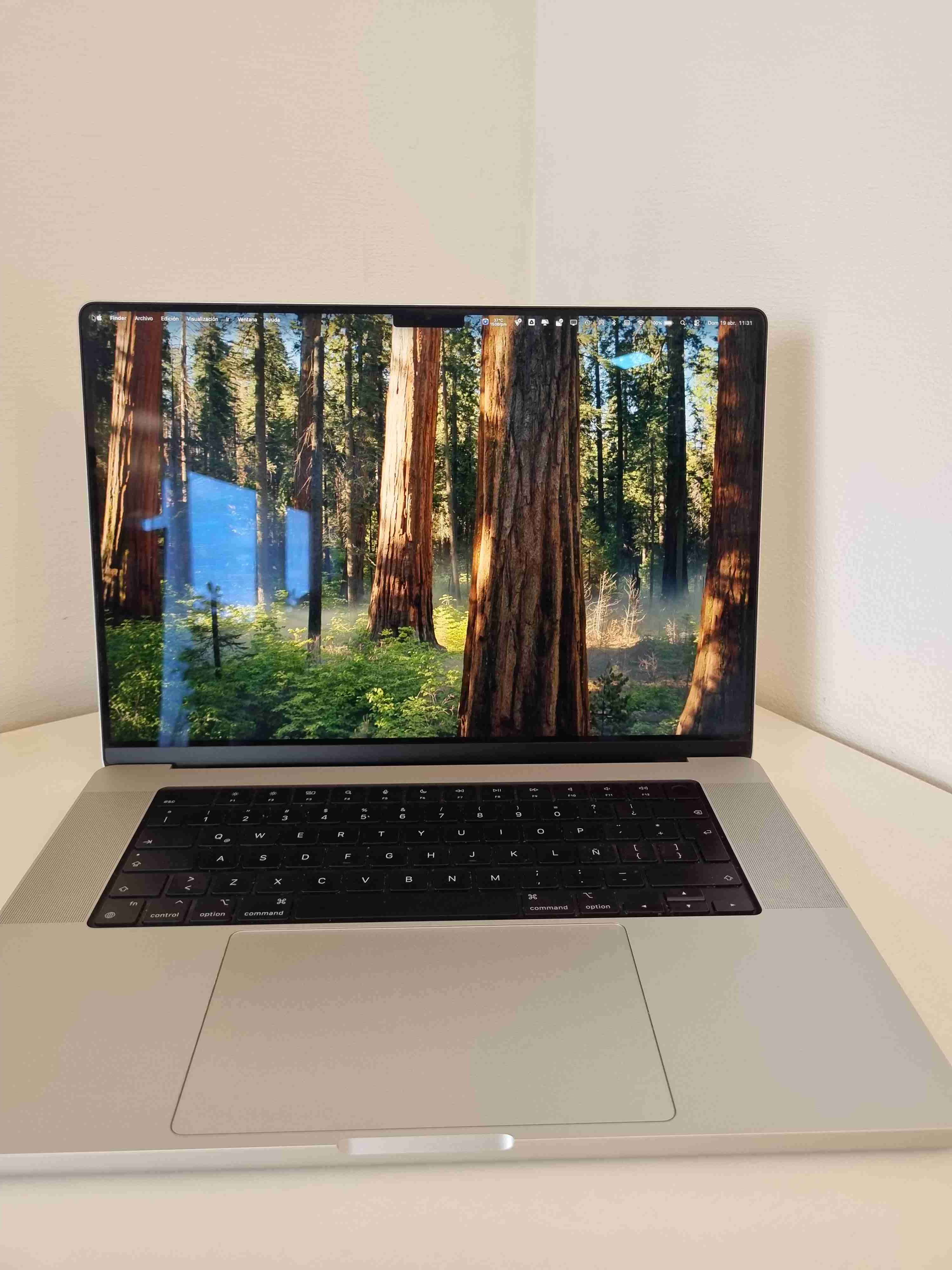 MacBook Pro 16" M1 Pro 16 GB RAM  512 GB SSD - miniatura 3