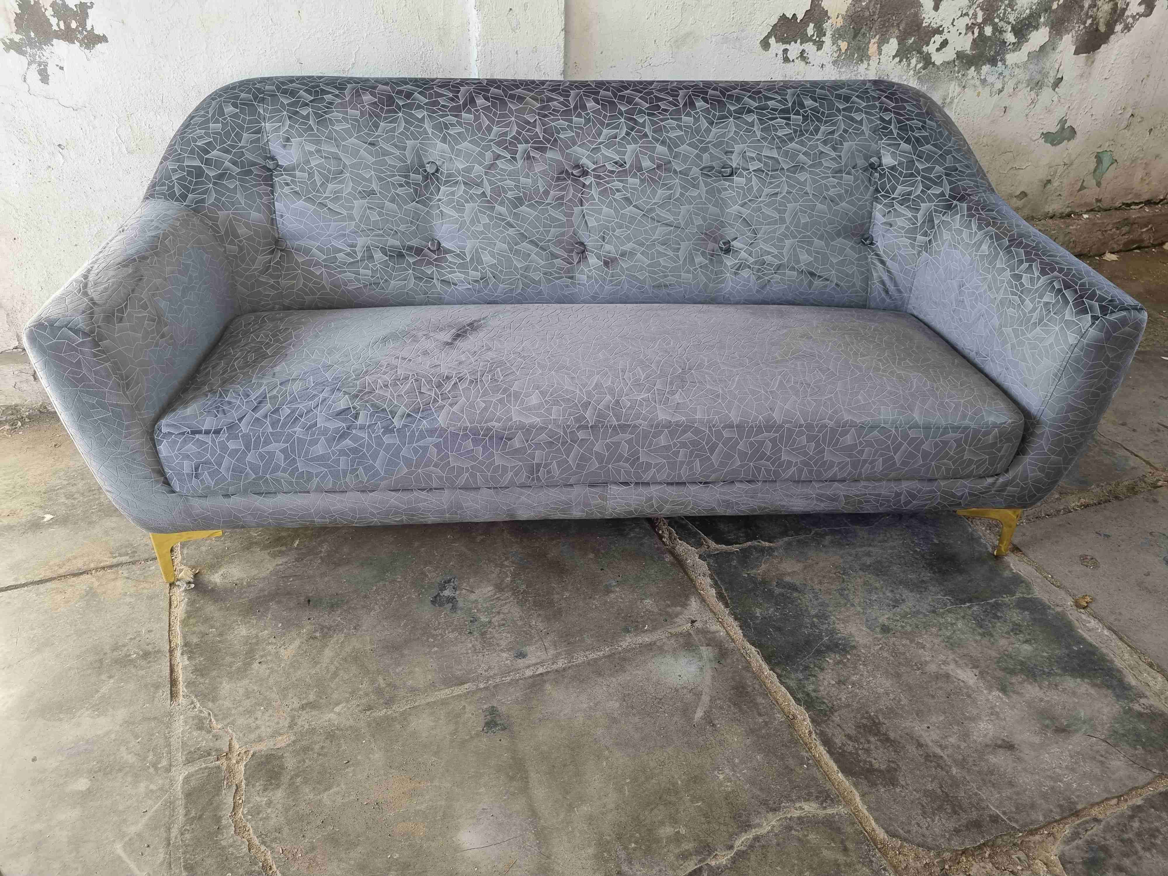 Sofá felpa gris  dias de uso