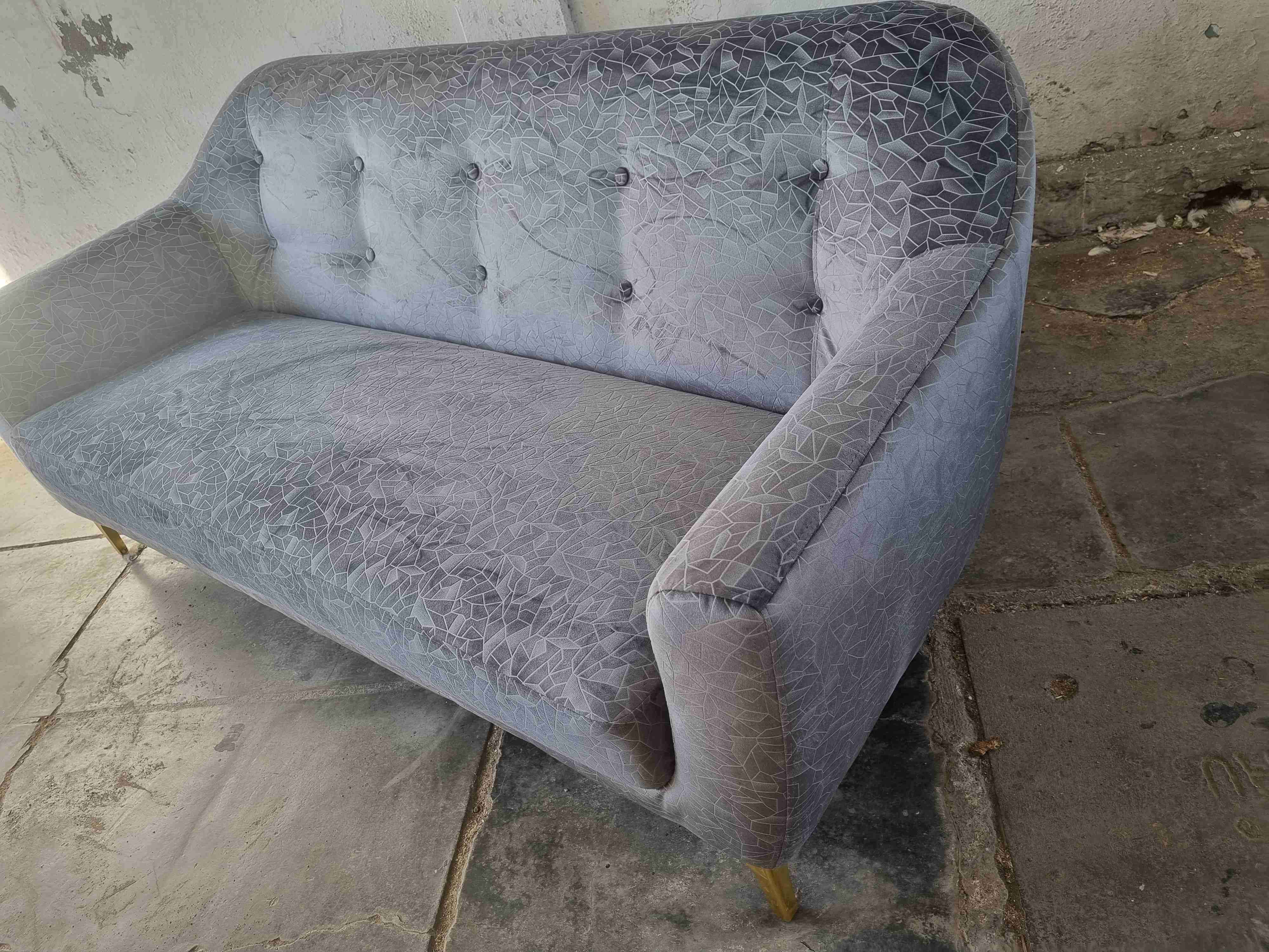 Sofá felpa gris  dias de uso - miniatura 5