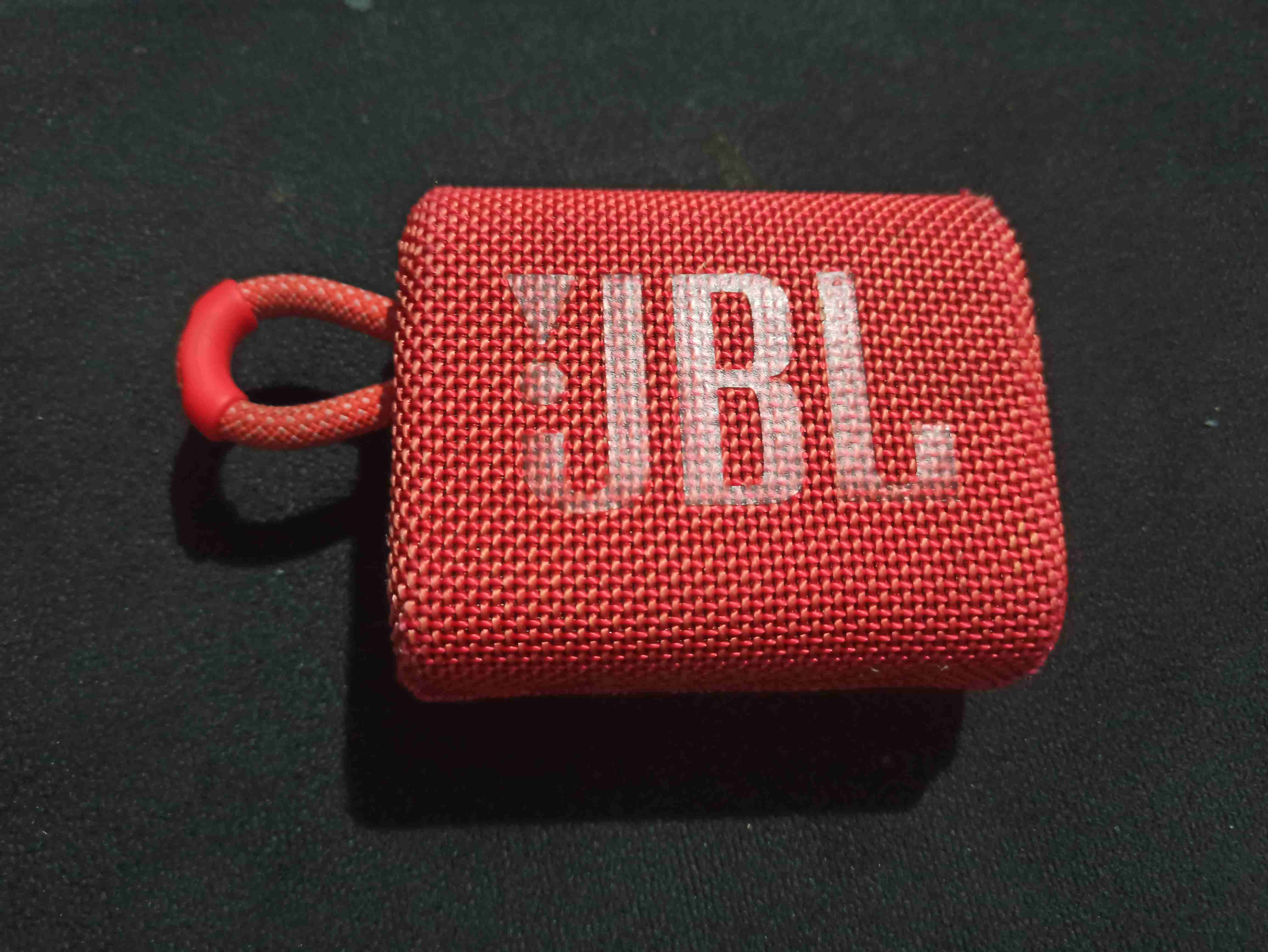 Parlante bluetooth rojo JBL - miniatura 1
