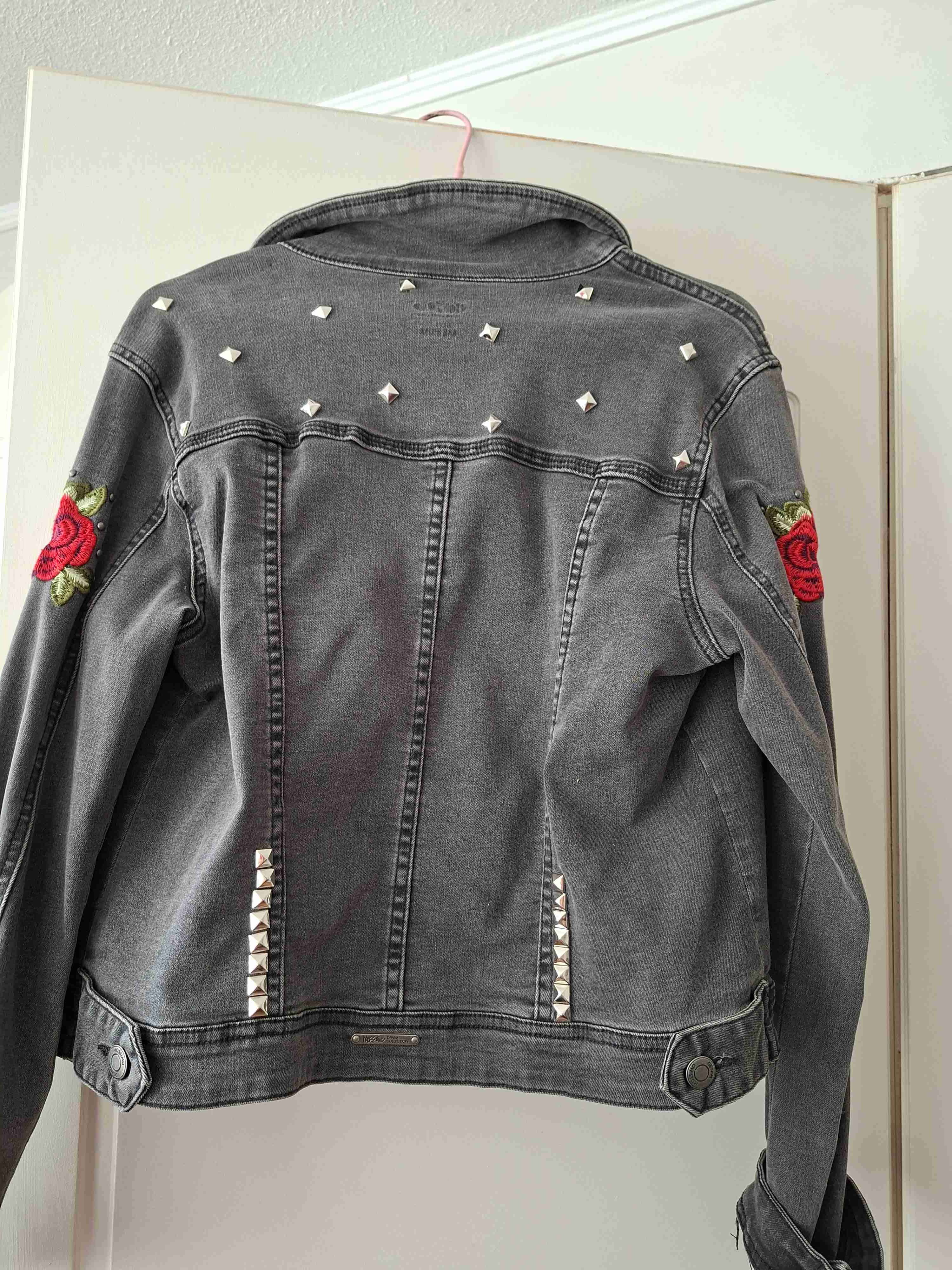 Chaqueta denim con tachas - miniatura 4