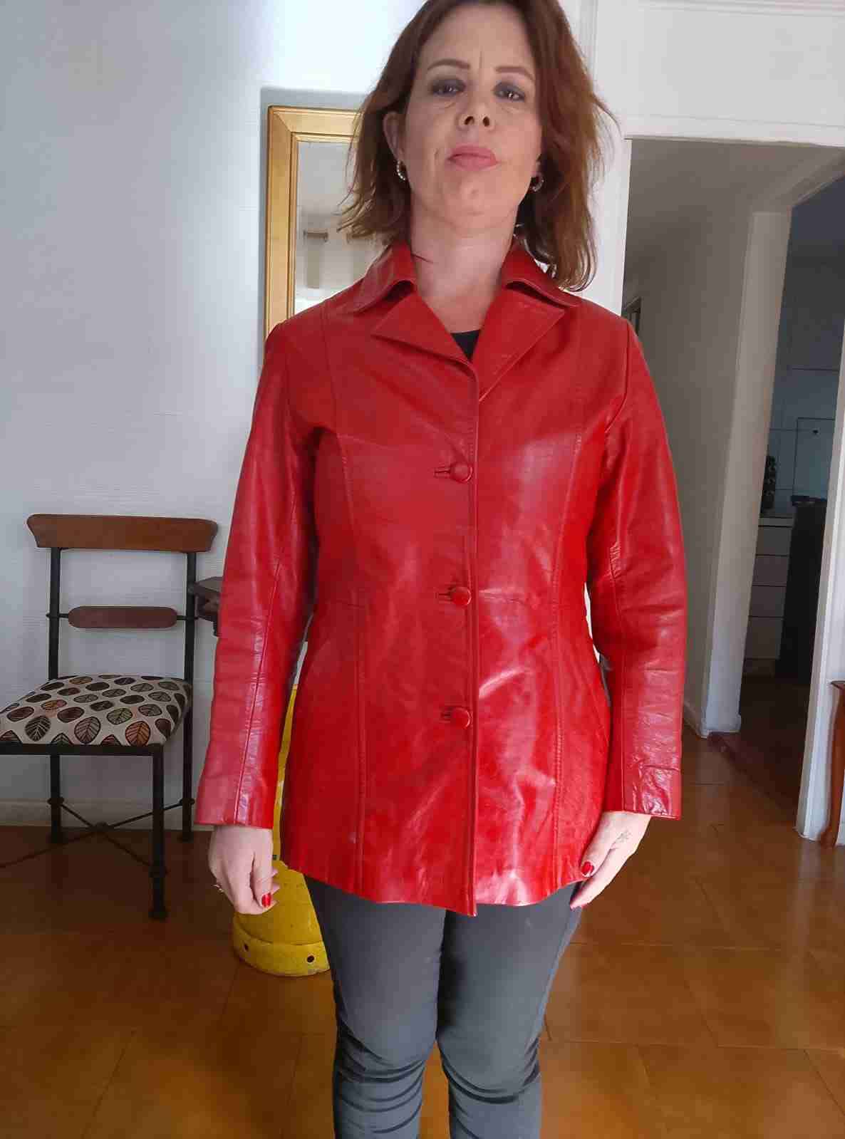 Chaqueta roja de cuero argentino - miniatura 1