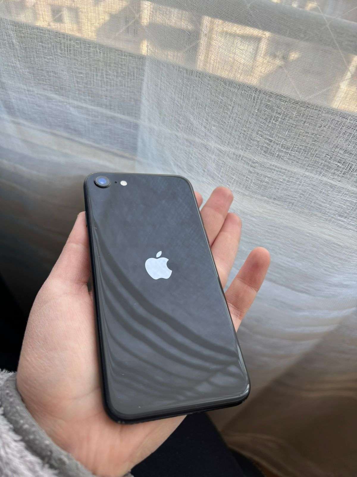 iPhone SE generación 2020 - miniatura 1