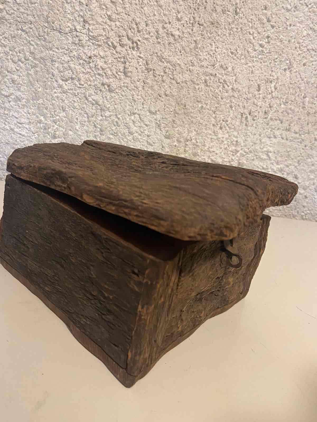 Caja de madera rústica - miniatura 1