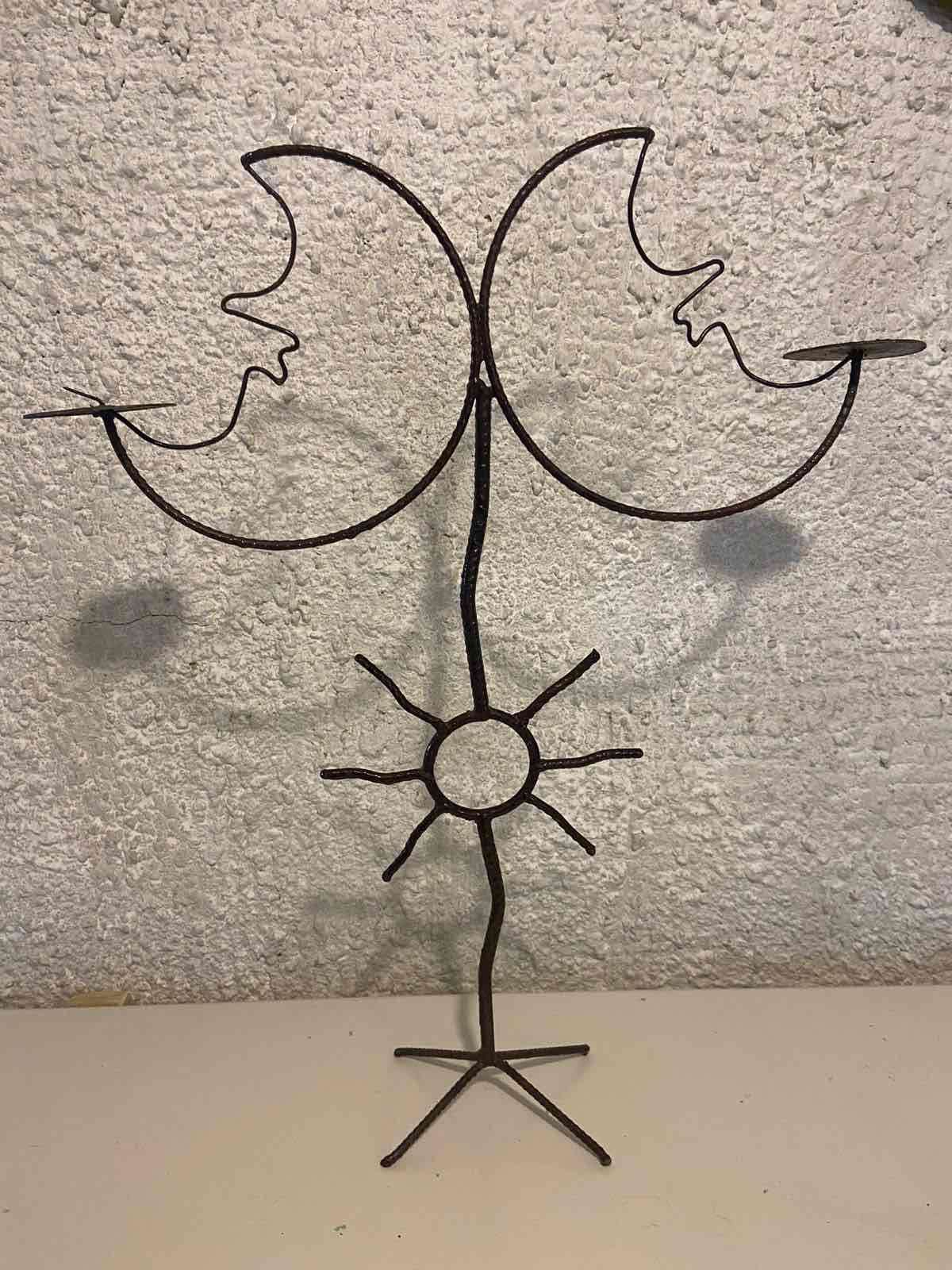 Candelabro de hierro decorativo