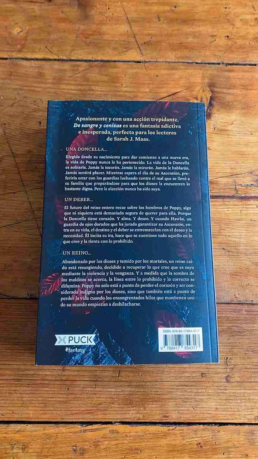 Libro 'De Sangre y Cenizas' - miniatura 2