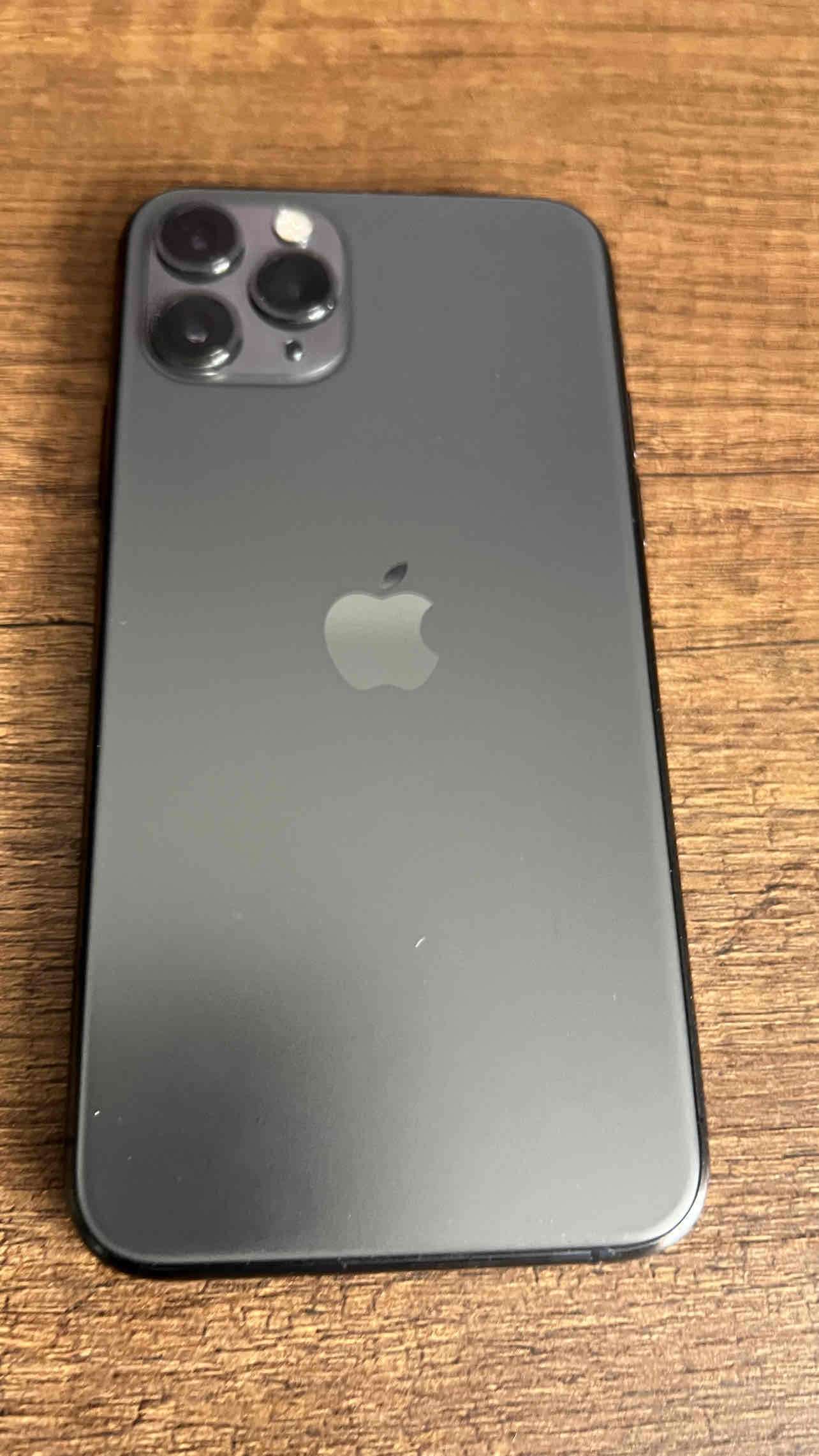 iPhone 11 64 GB excelente estado - miniatura 1