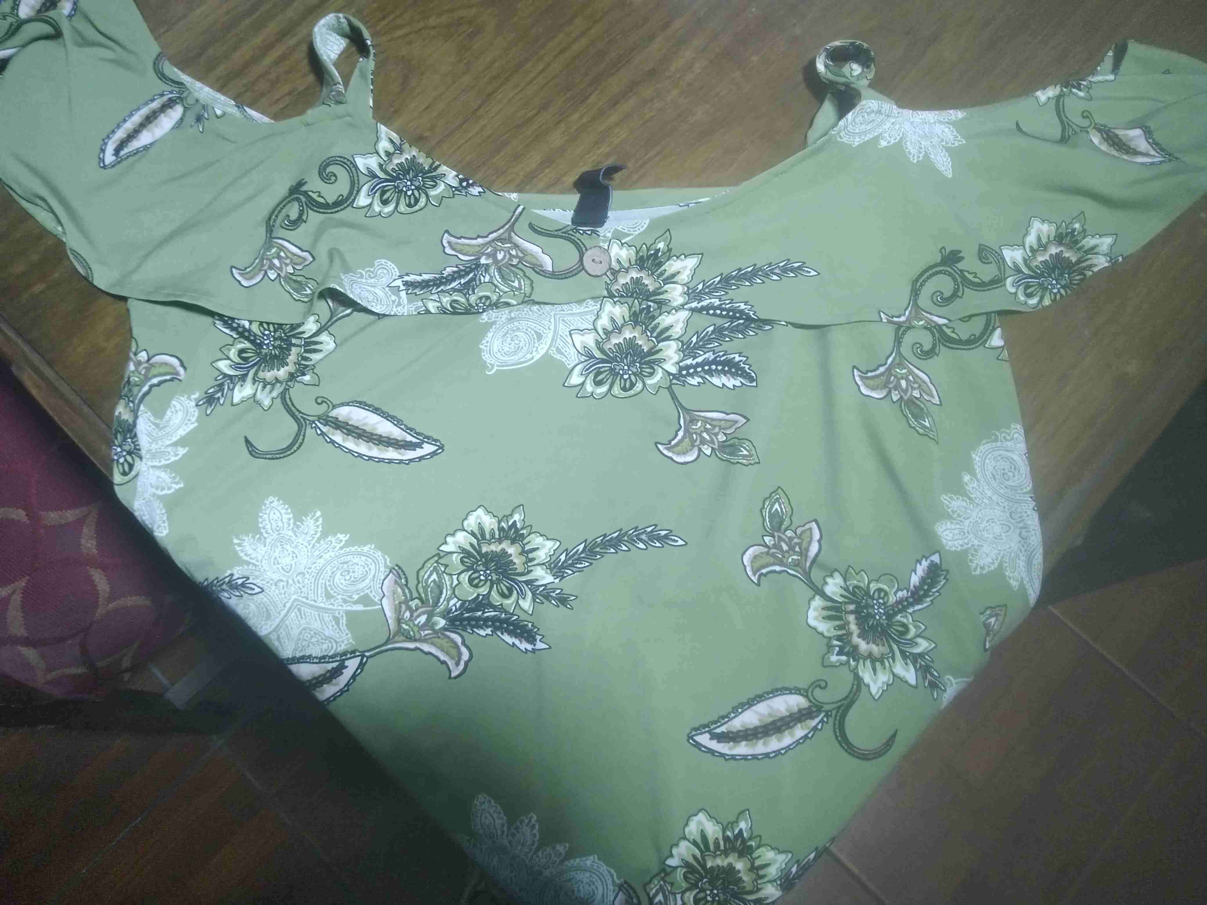 Blusa verde con estampado floral - miniatura 2