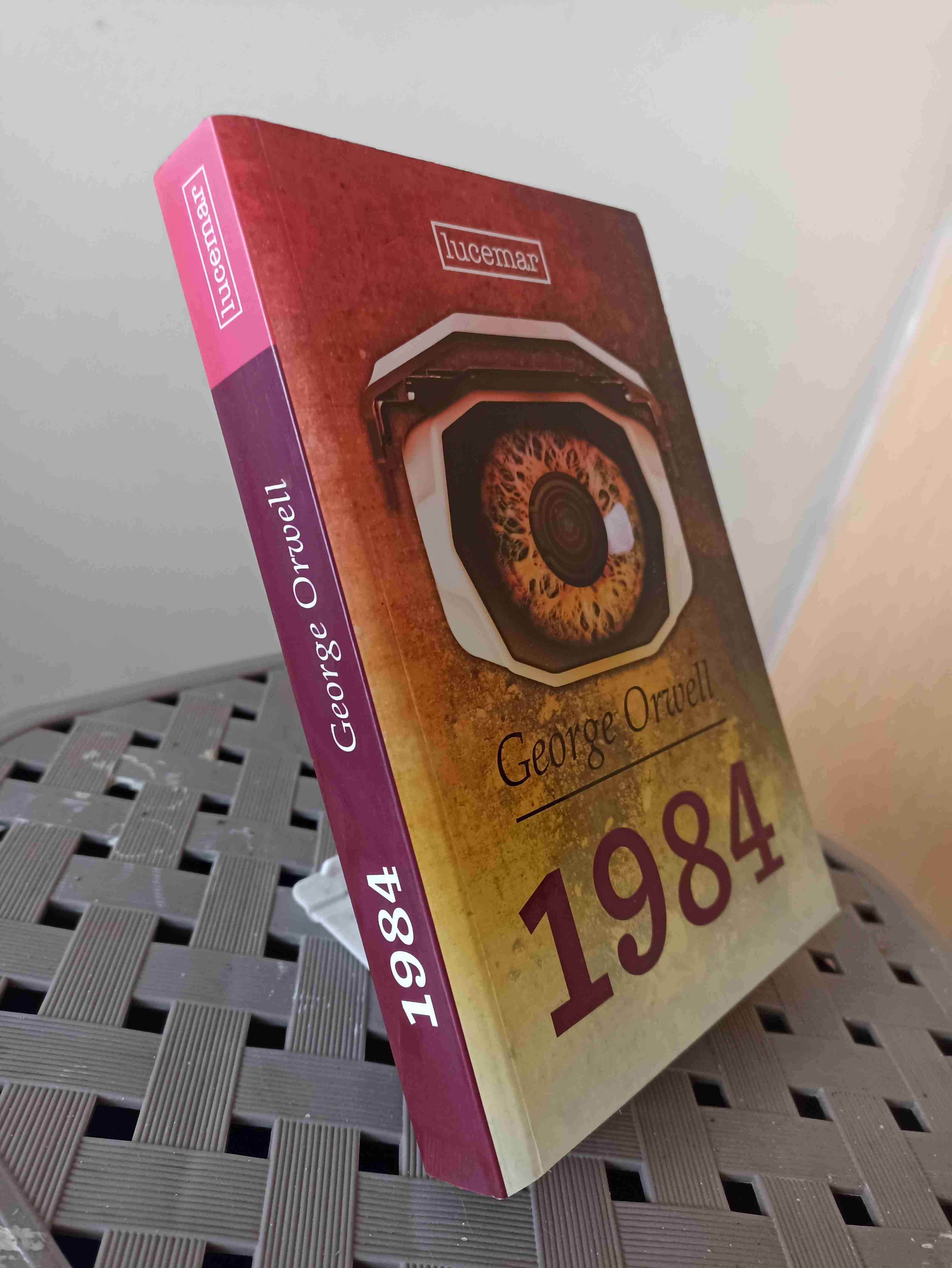 Libro '1984' de George Orwell - miniatura 2