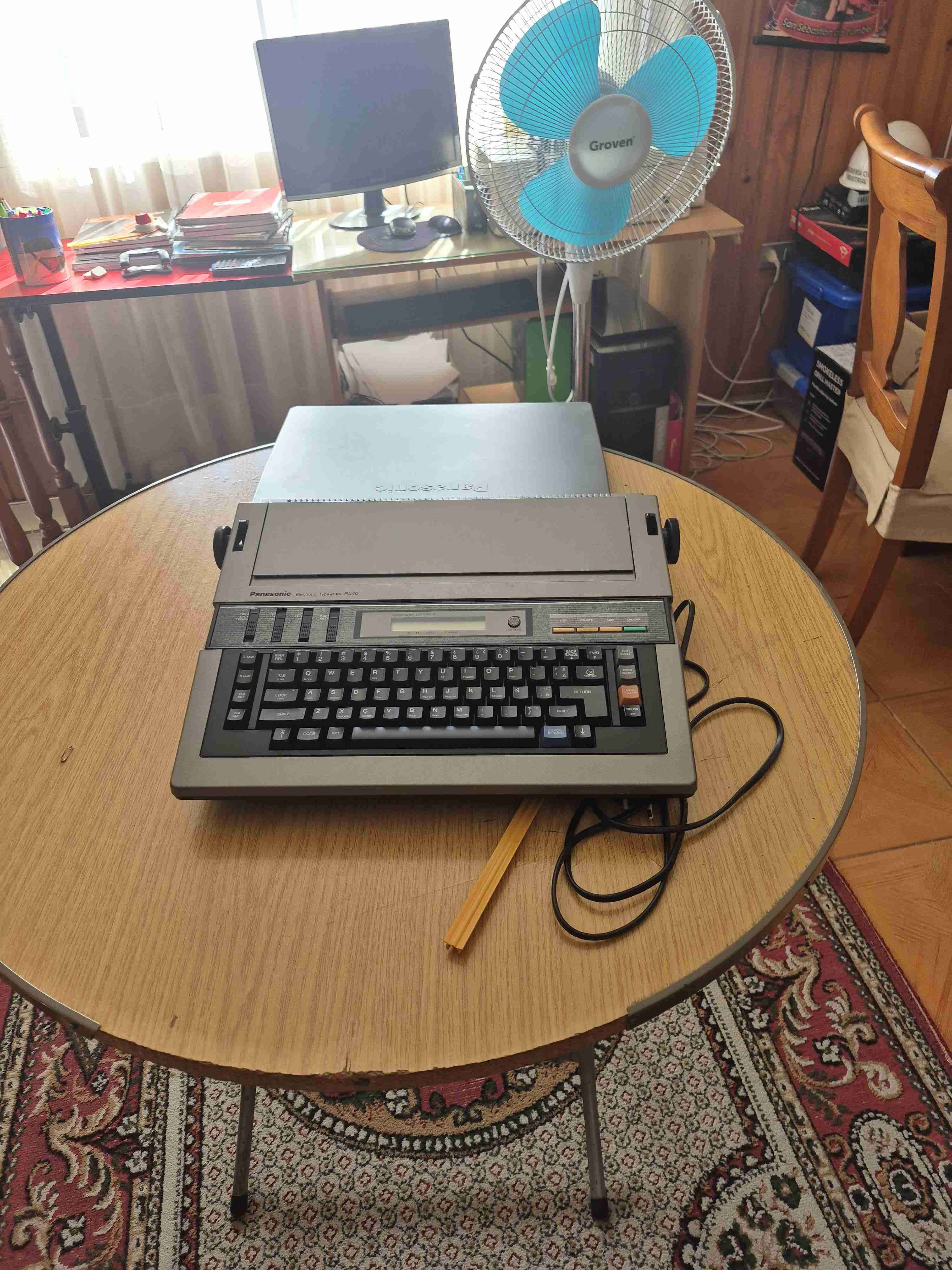 Máquina de escribir Panasonic antigua - miniatura 4