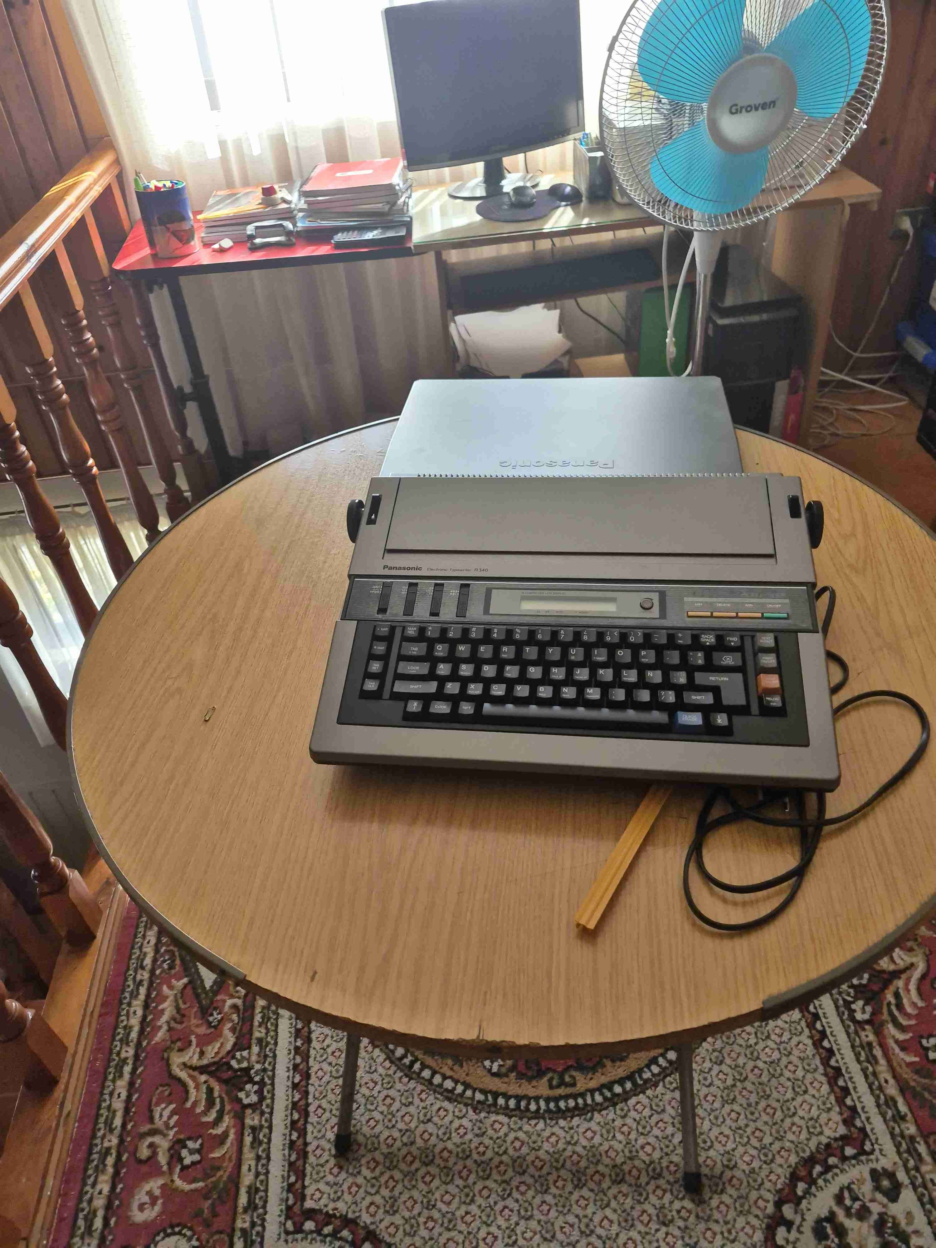 Máquina de escribir Panasonic antigua - miniatura 6