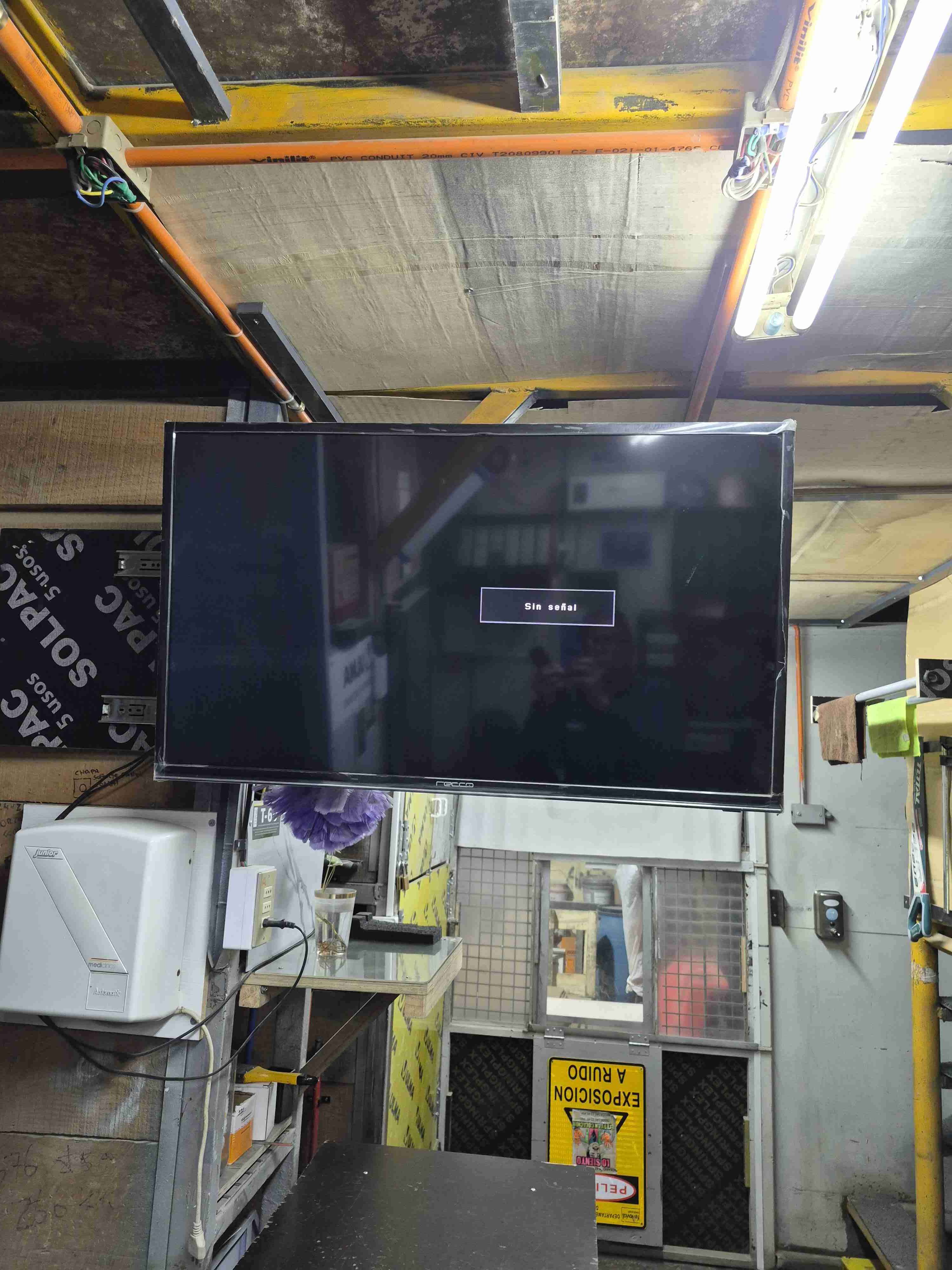 Televisor marca recco 43" lcd - miniatura 5