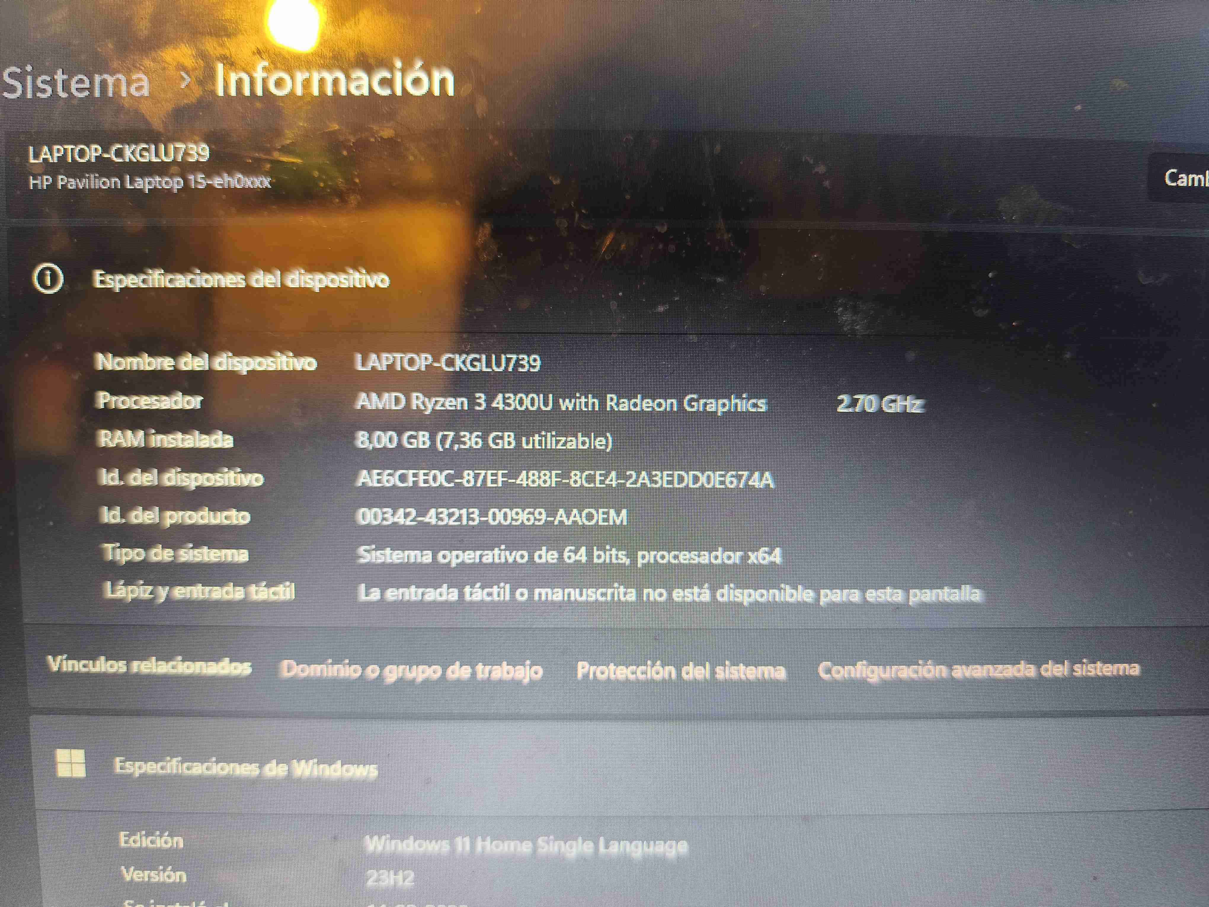 Laptop HP plateada en buen estado - miniatura 3