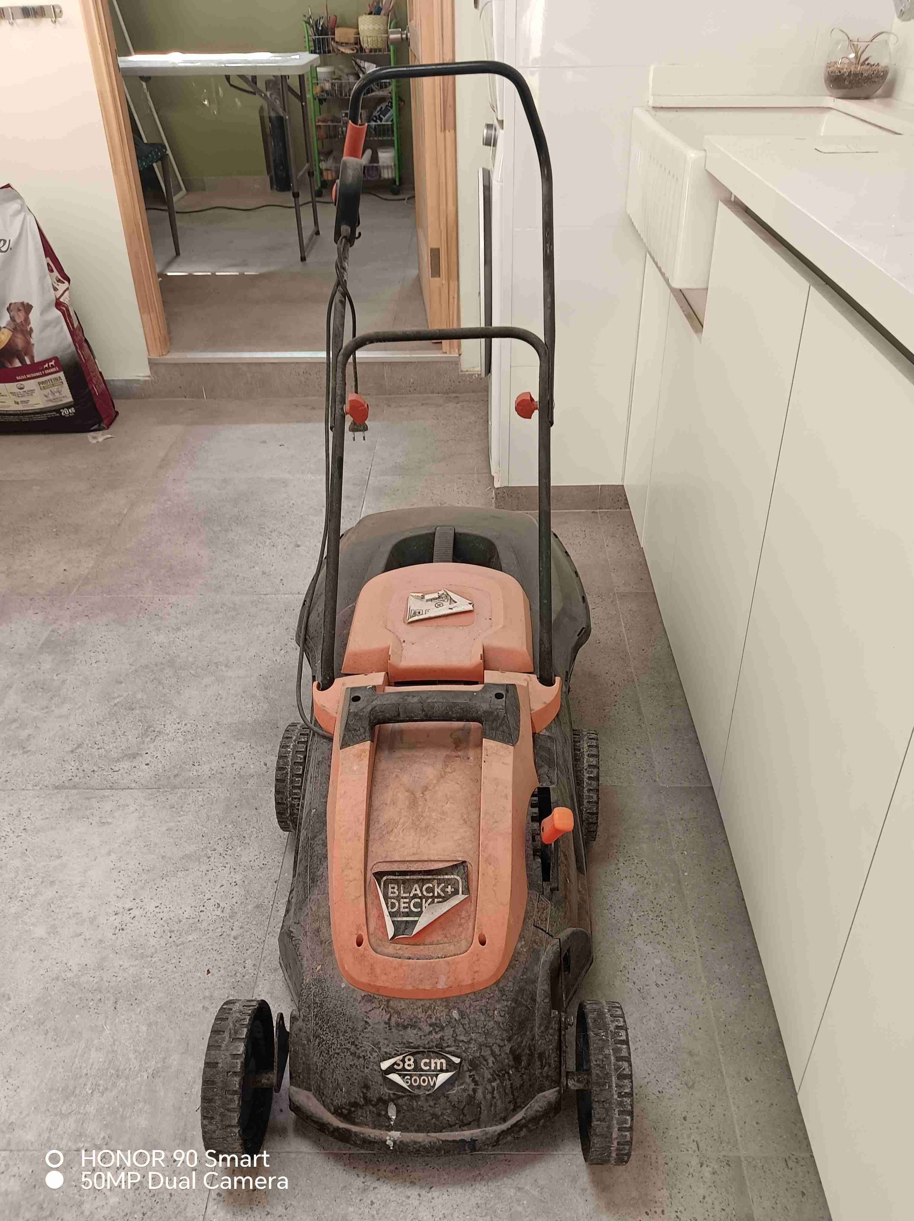 Cortacésped Black+Decker 38 cm - miniatura 1