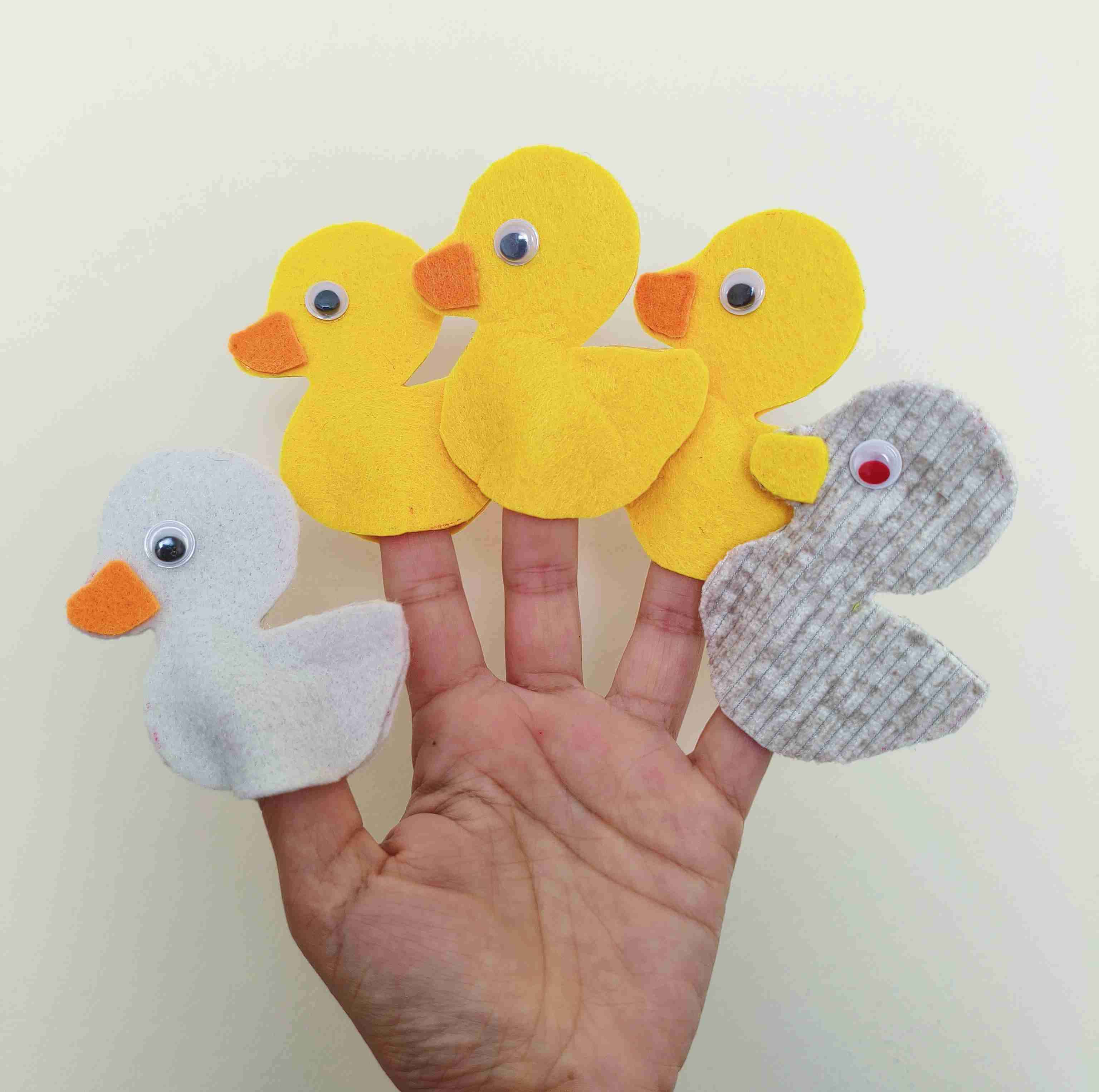 Títeres de dedo el patito feo - miniatura 1