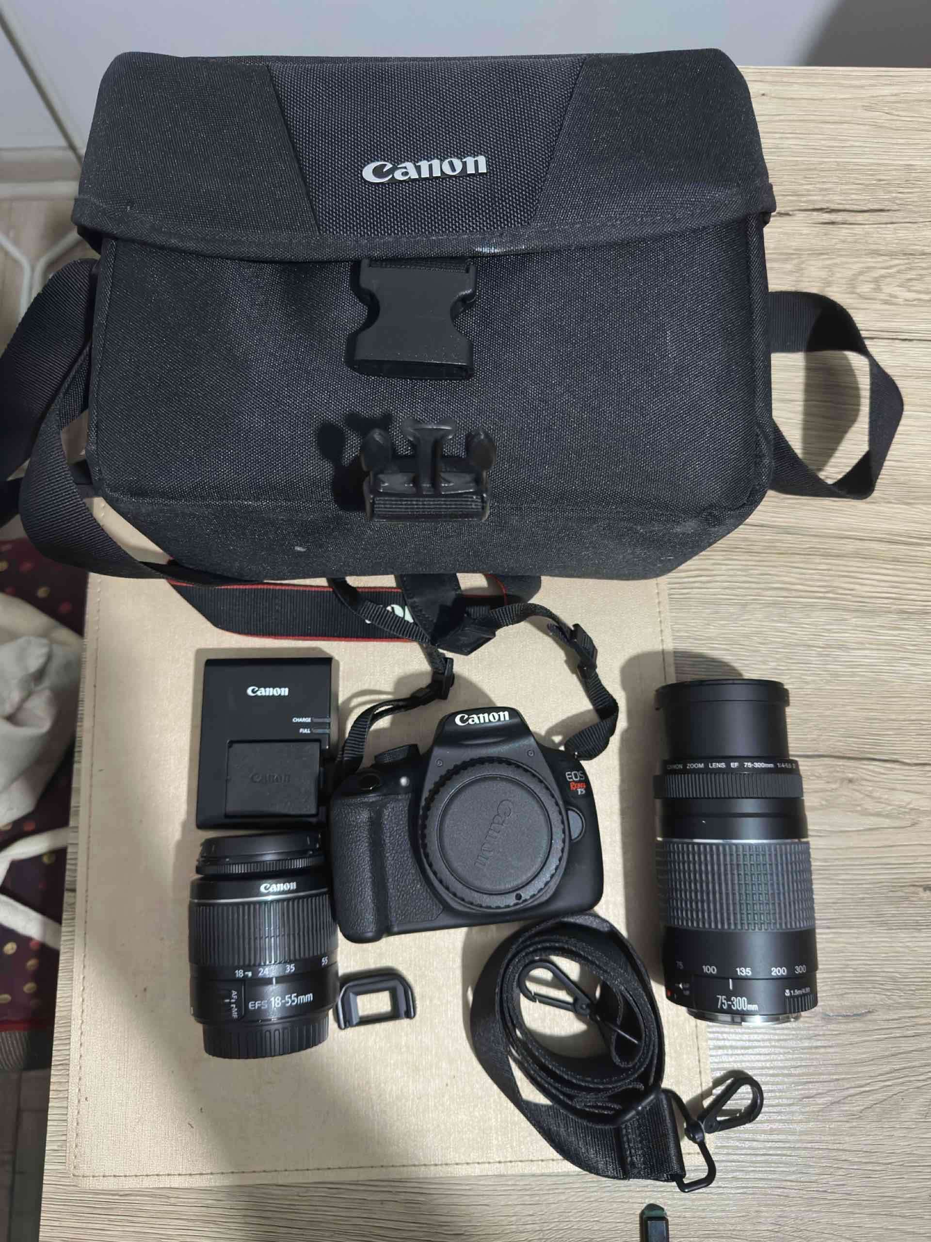 Cámara Canon t5 con lentes - miniatura 1