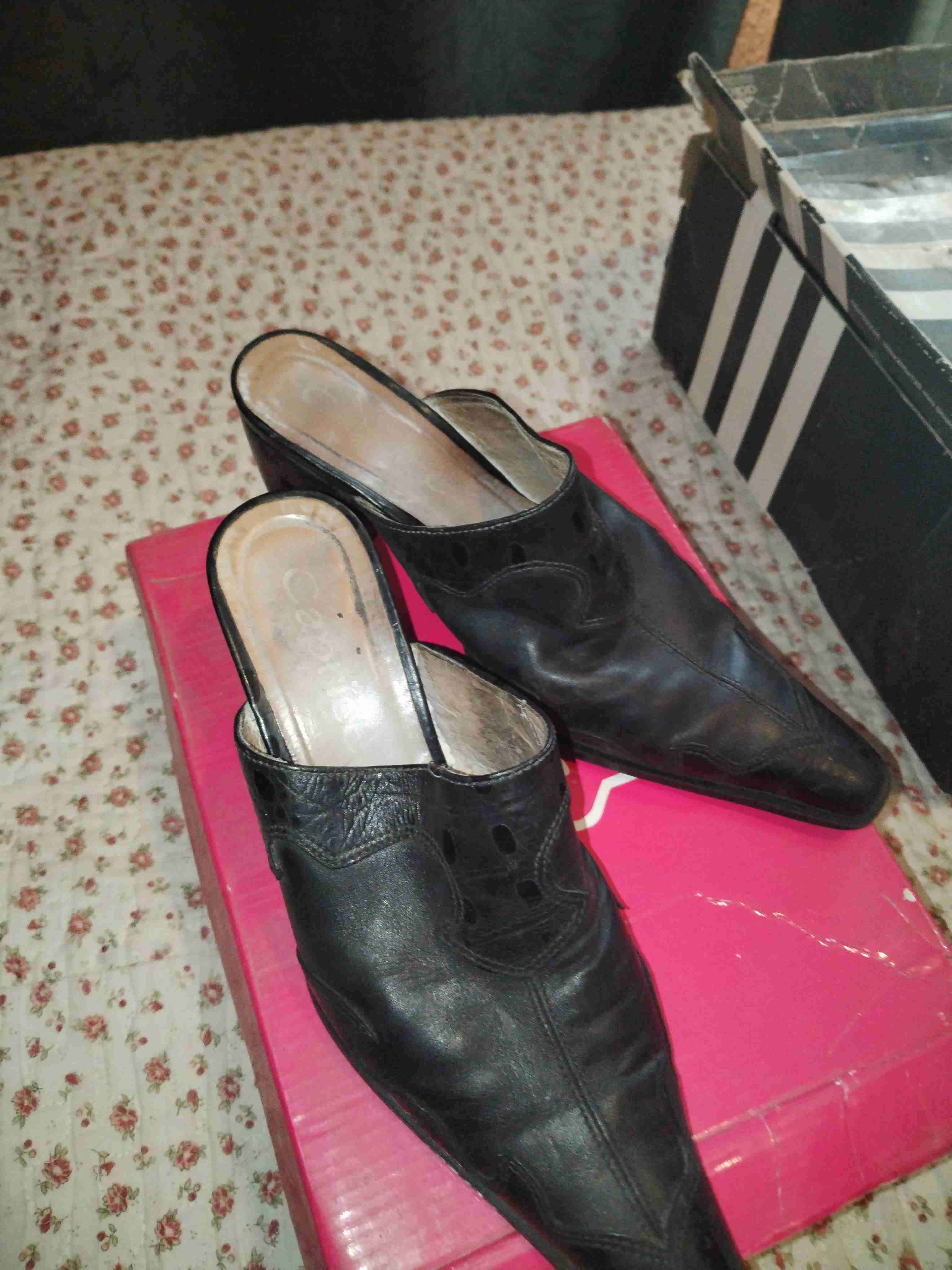 Puntillas de cuero negro. Nro 36 caprice - miniatura 3