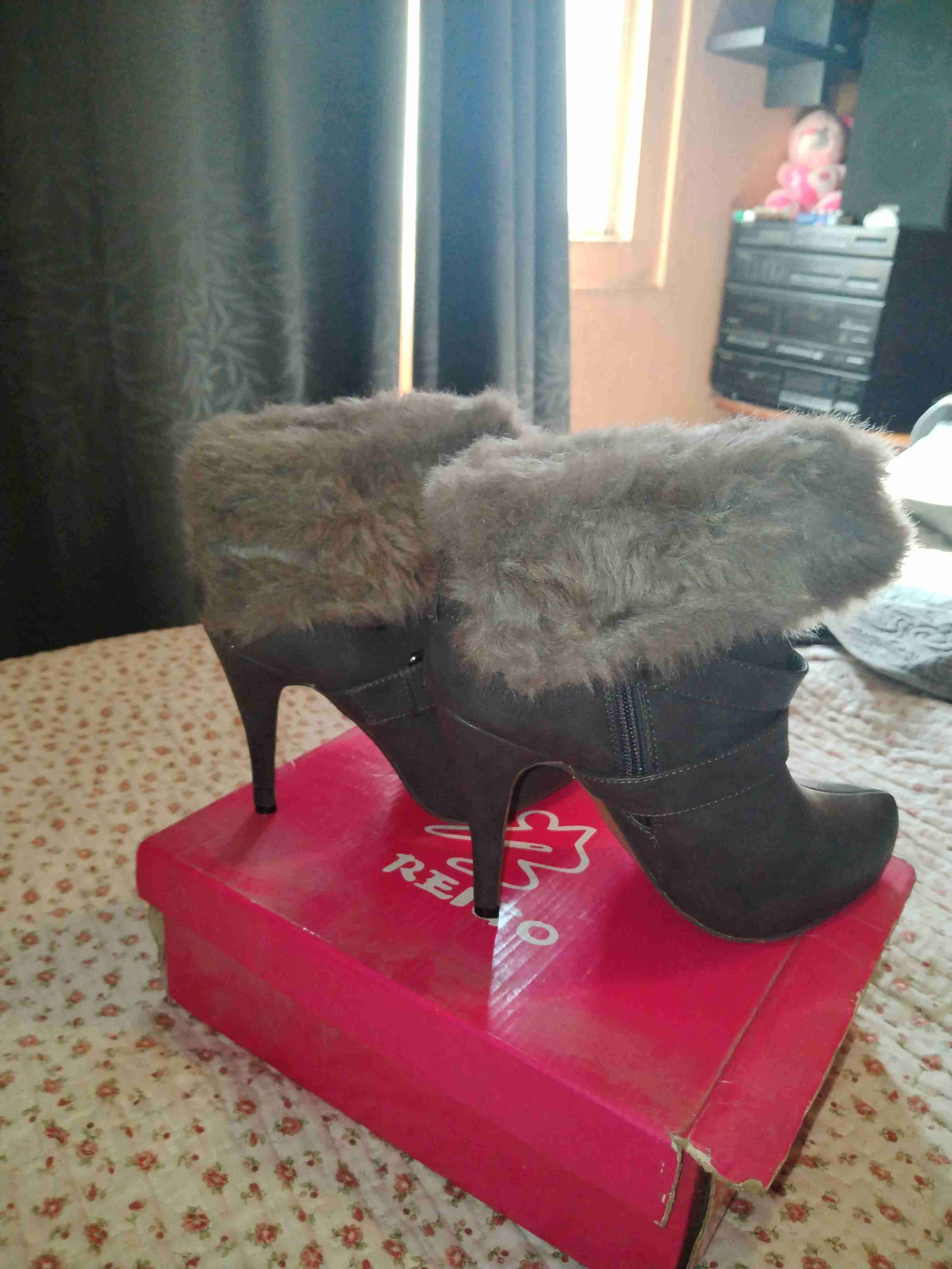 Botines de tacón con pelaje gris - miniatura 2