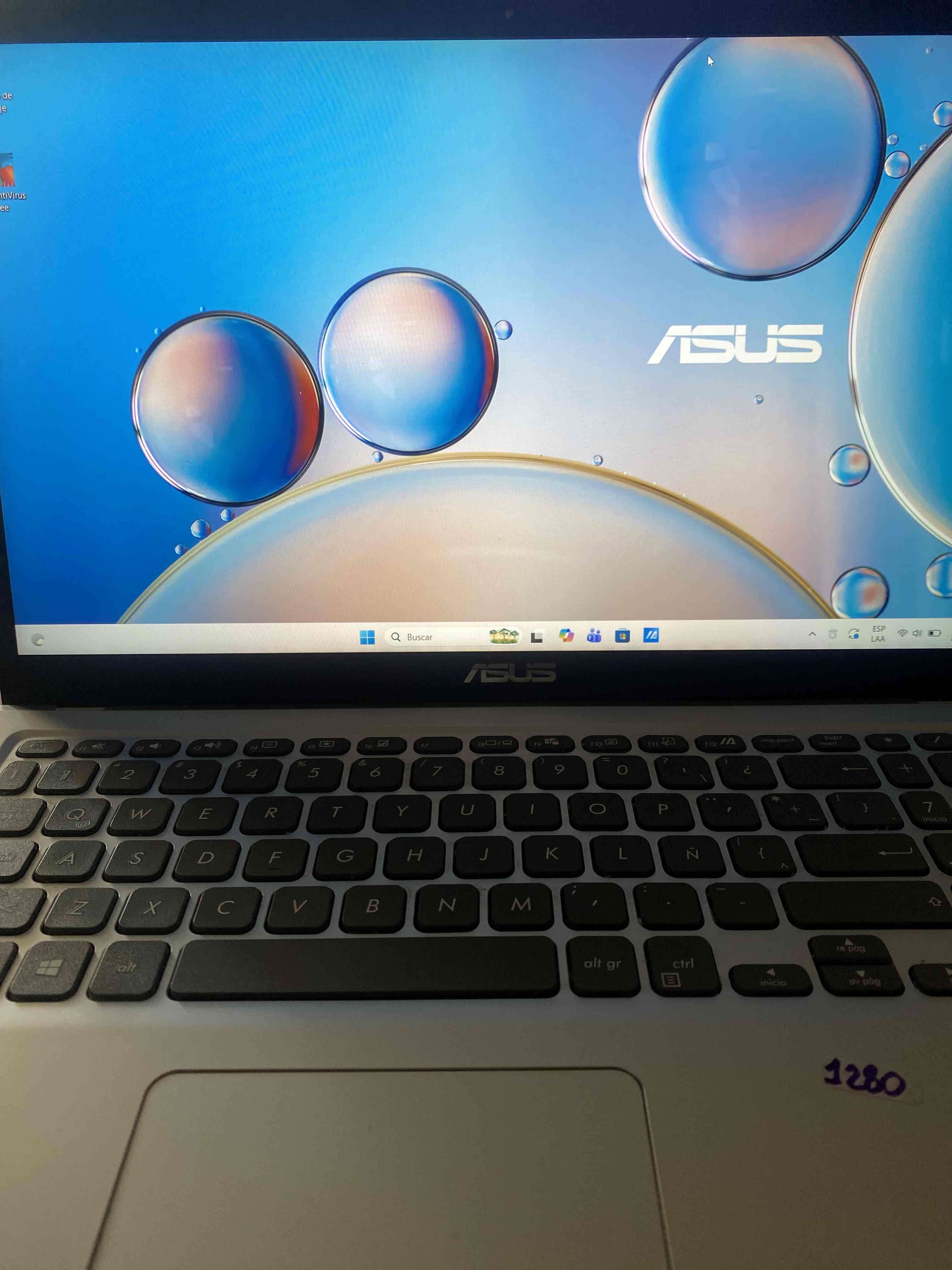 Laptop Asus 14 pulgadas - miniatura 1