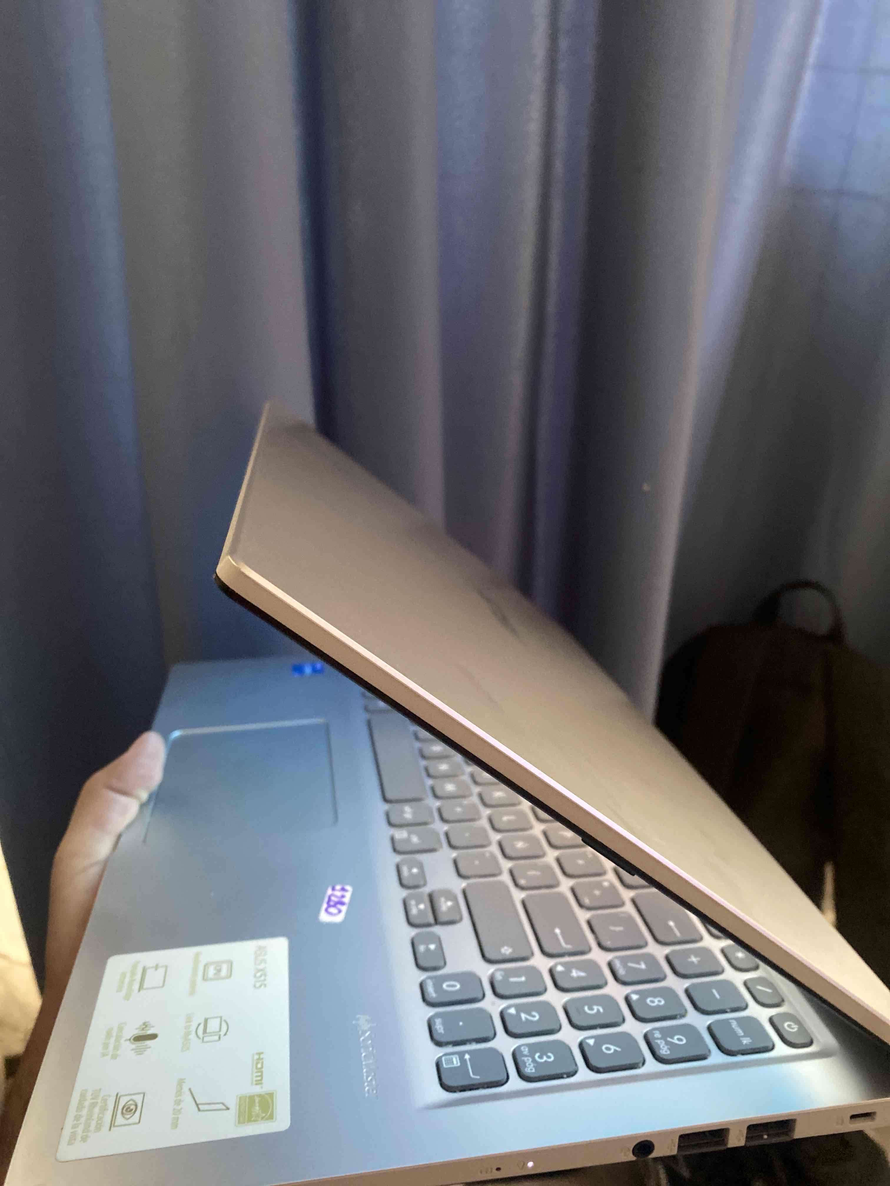 Laptop Asus 14 pulgadas - miniatura 2