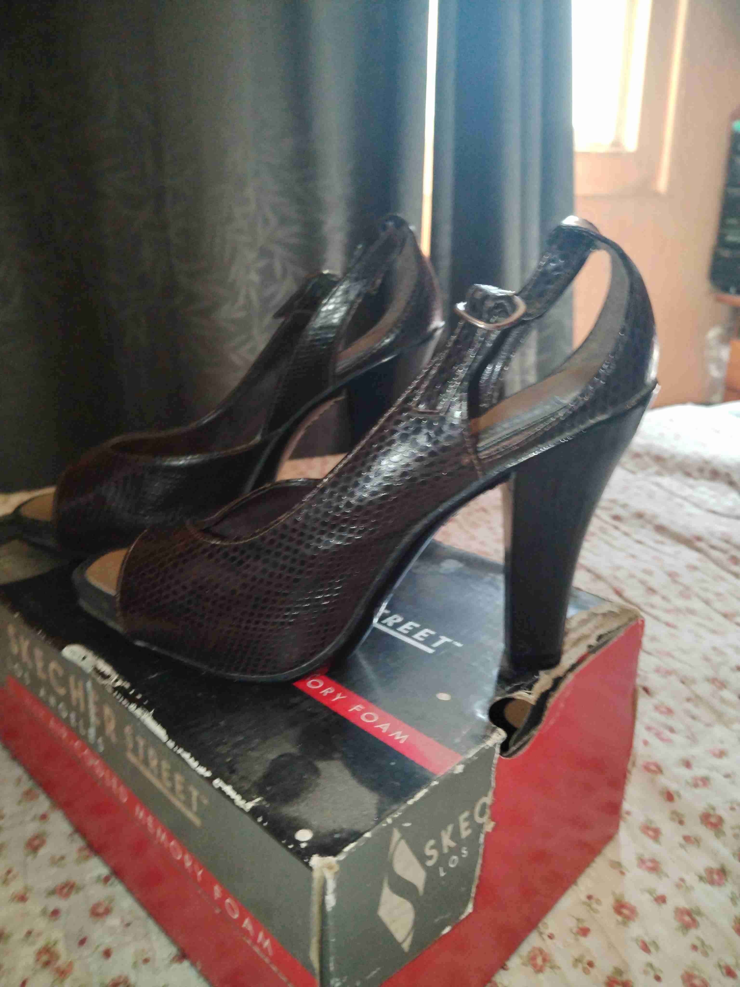 Zapatos de taco alto color café oscuro - miniatura 3