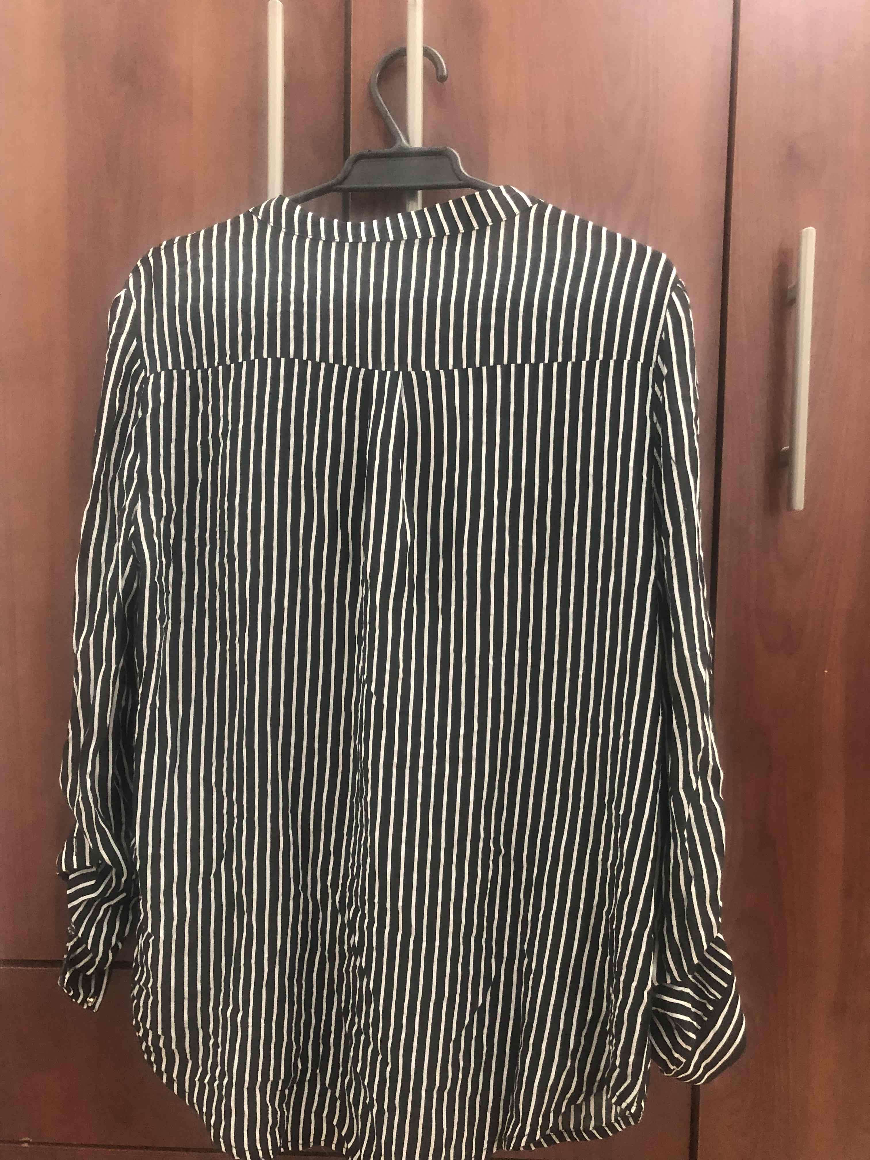 Blusa rayada blanco y negro - miniatura 2