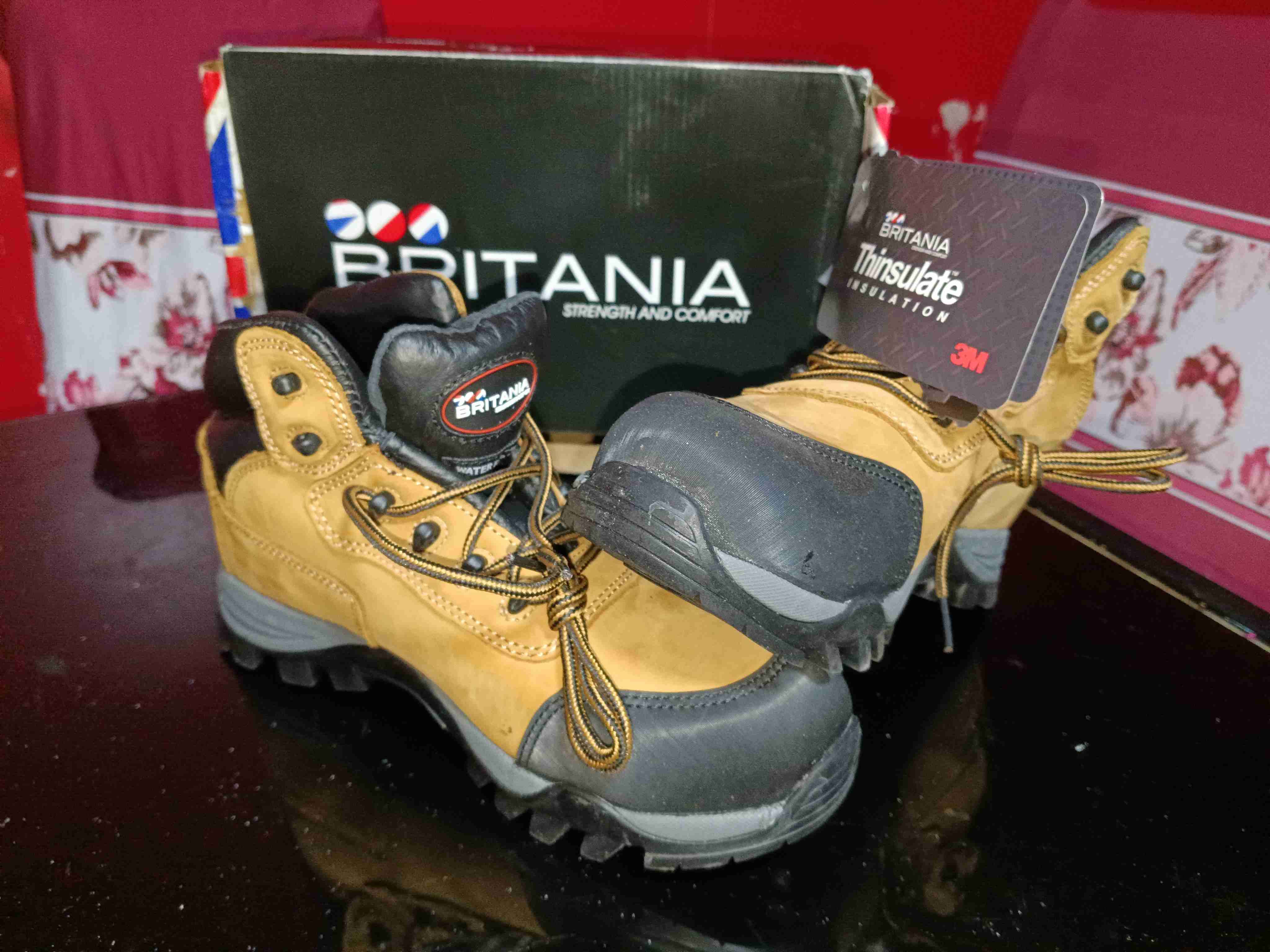 Botas trekking Britania amarillas - miniatura 2