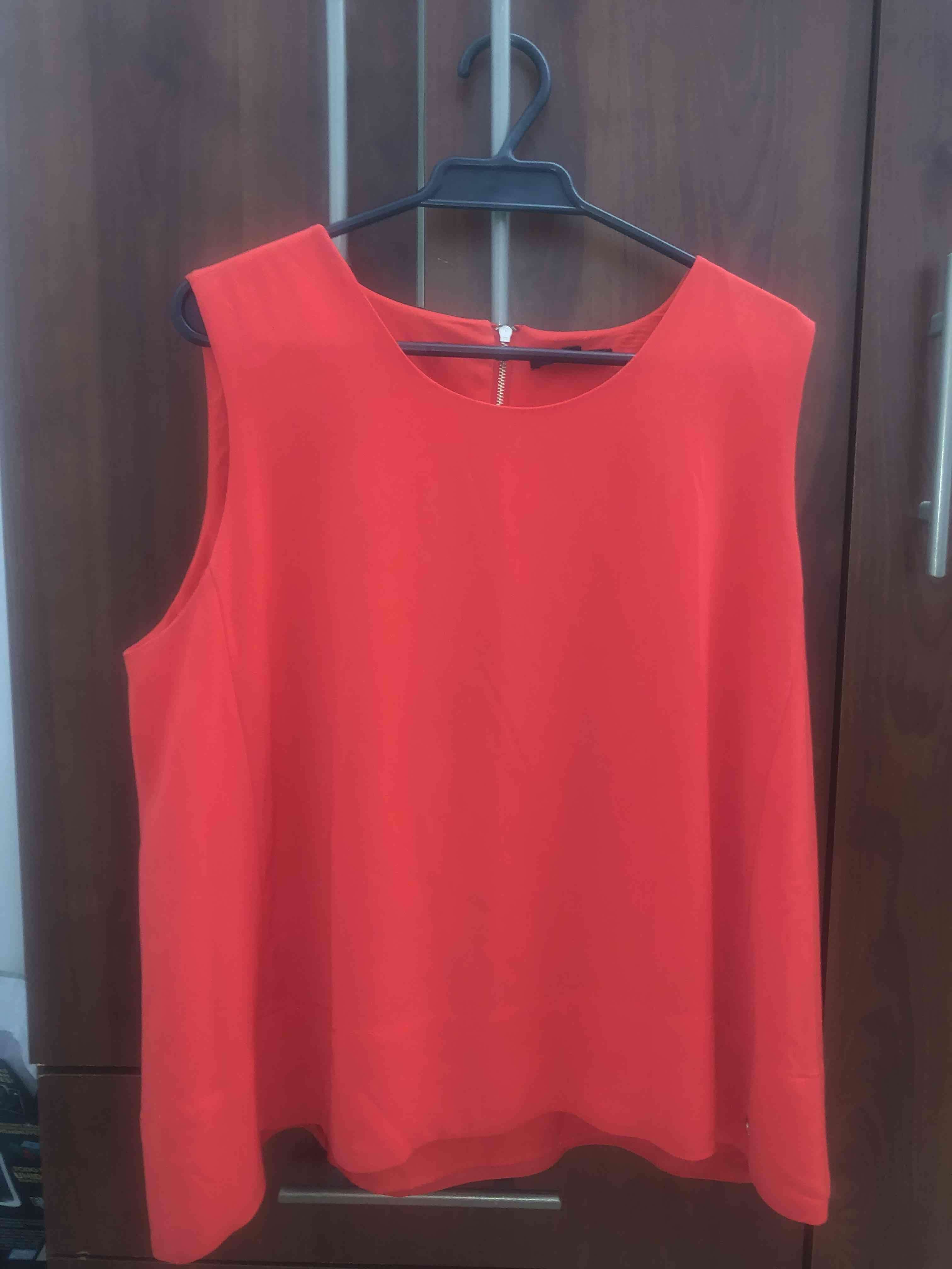 Blusa sin mangas roja