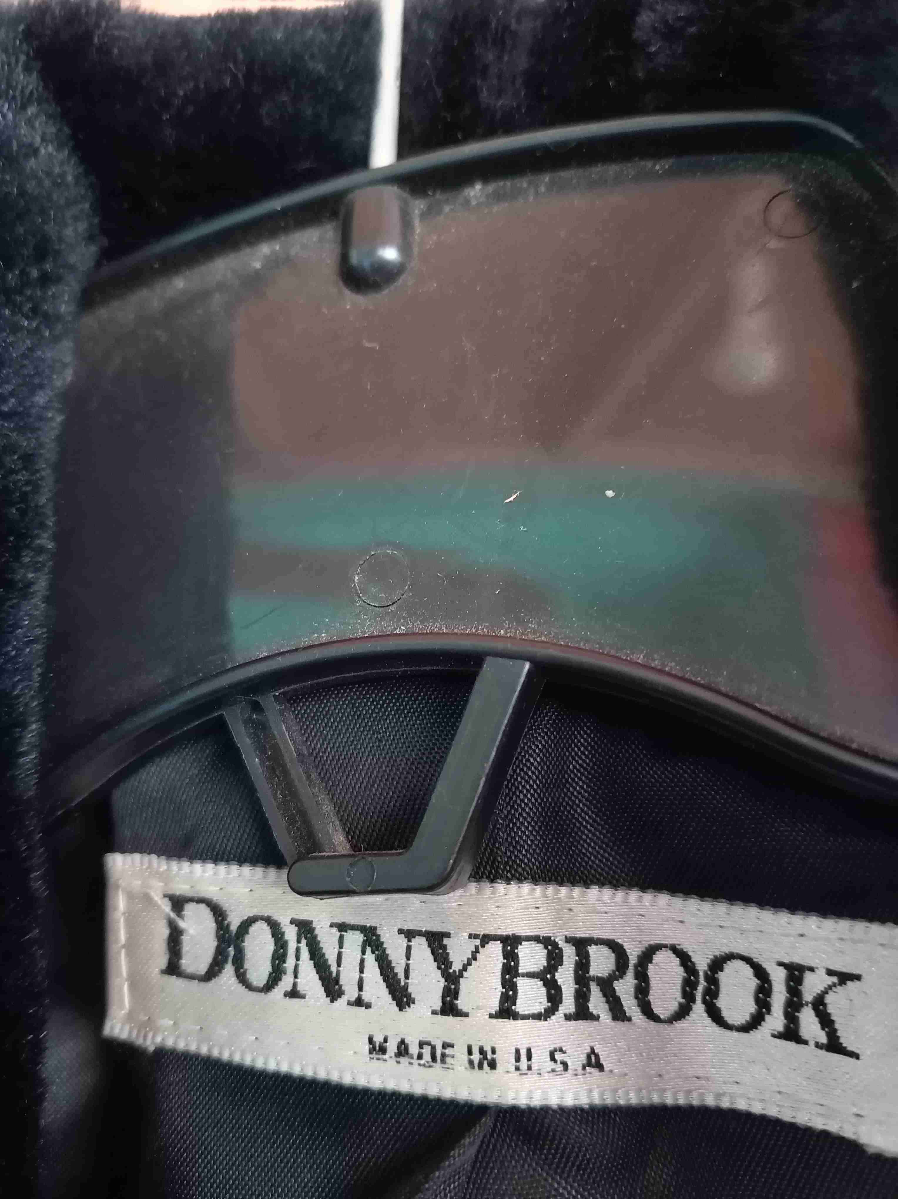 Abrigo de piel sintética café oscuro y abrigo negr - miniatura 4