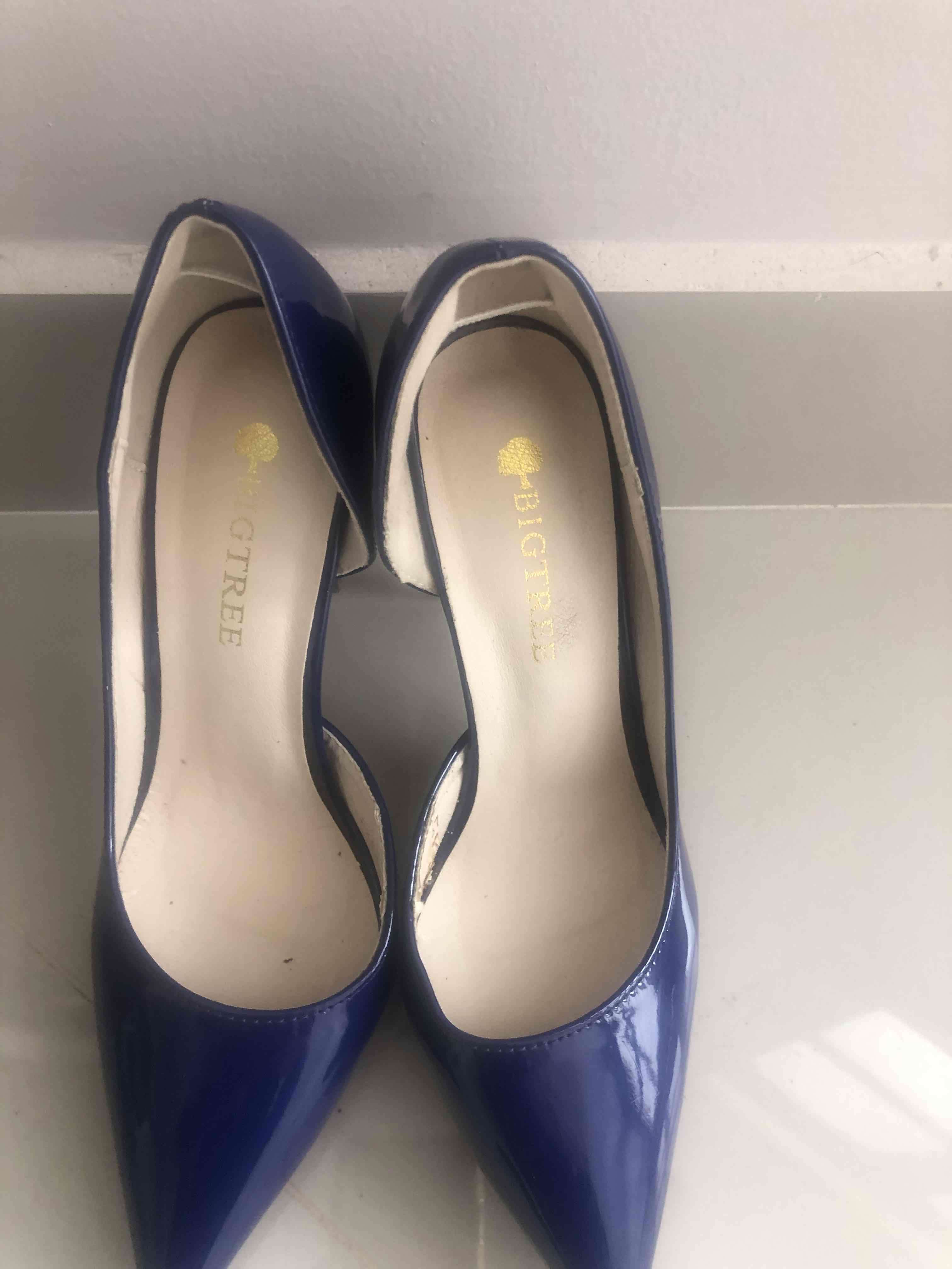 Tacones altos azules - miniatura 6