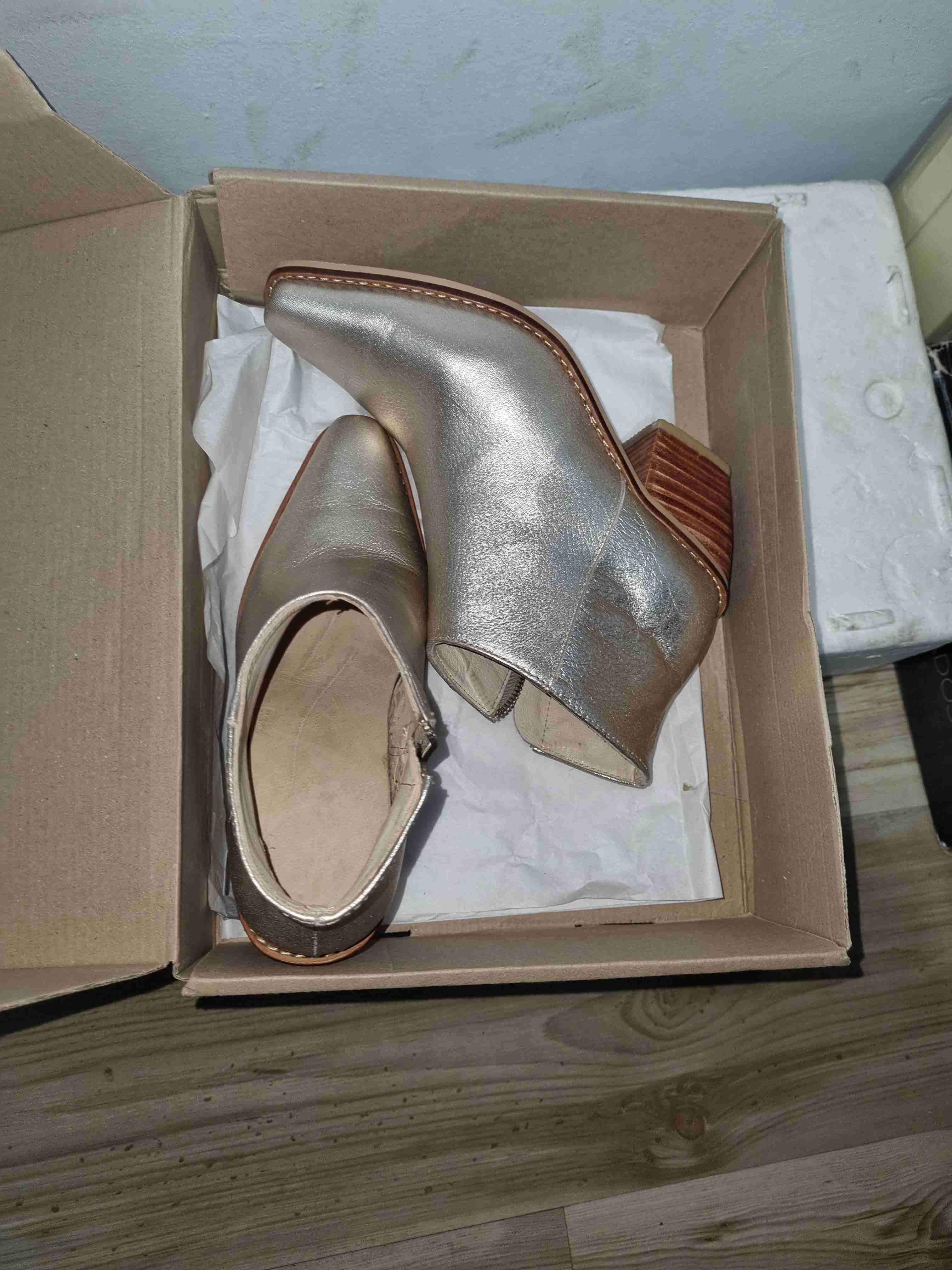 Botines dorados de cuero - miniatura 3