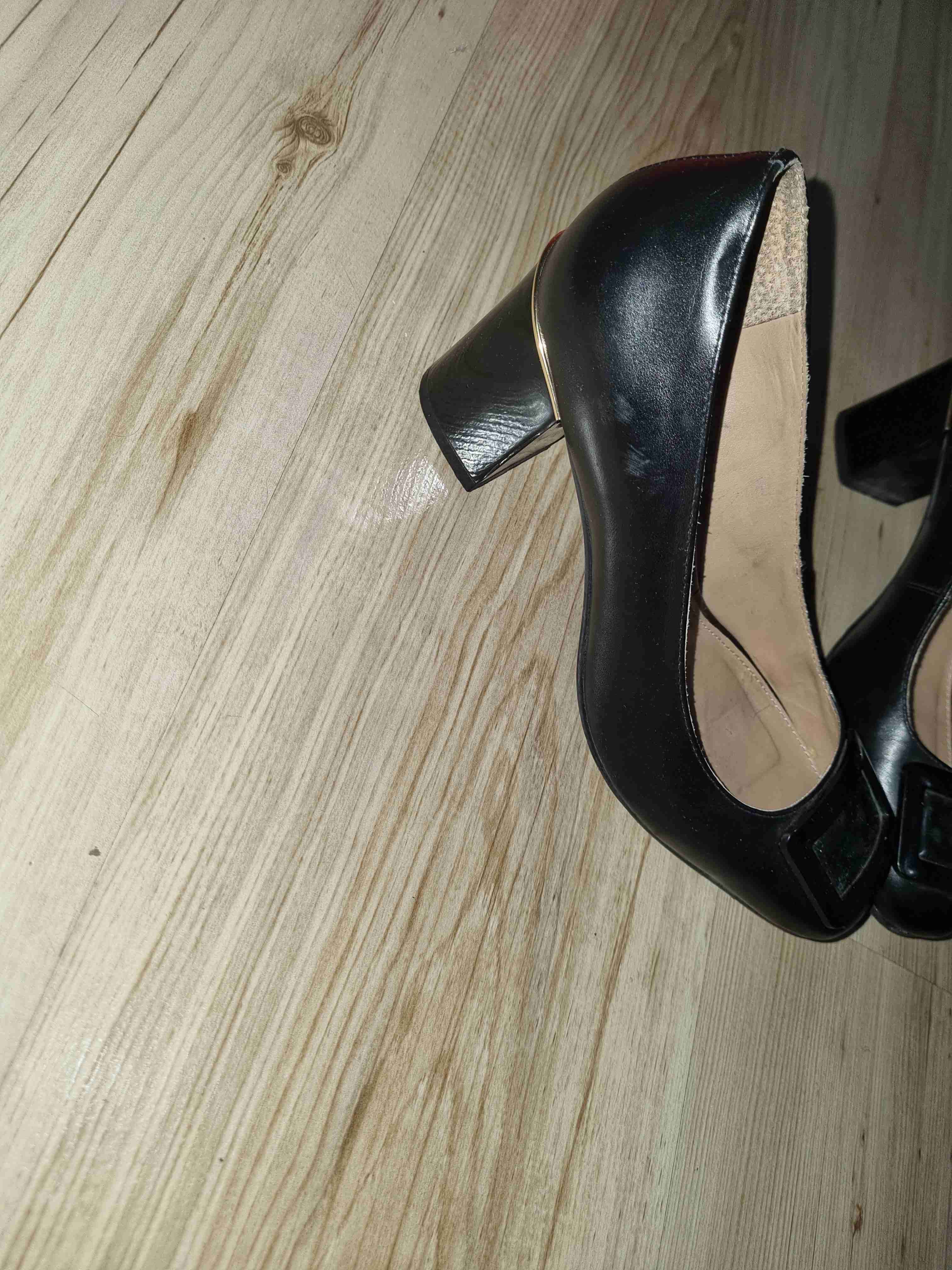 Zapatos de tacón negros elegantes - miniatura 3