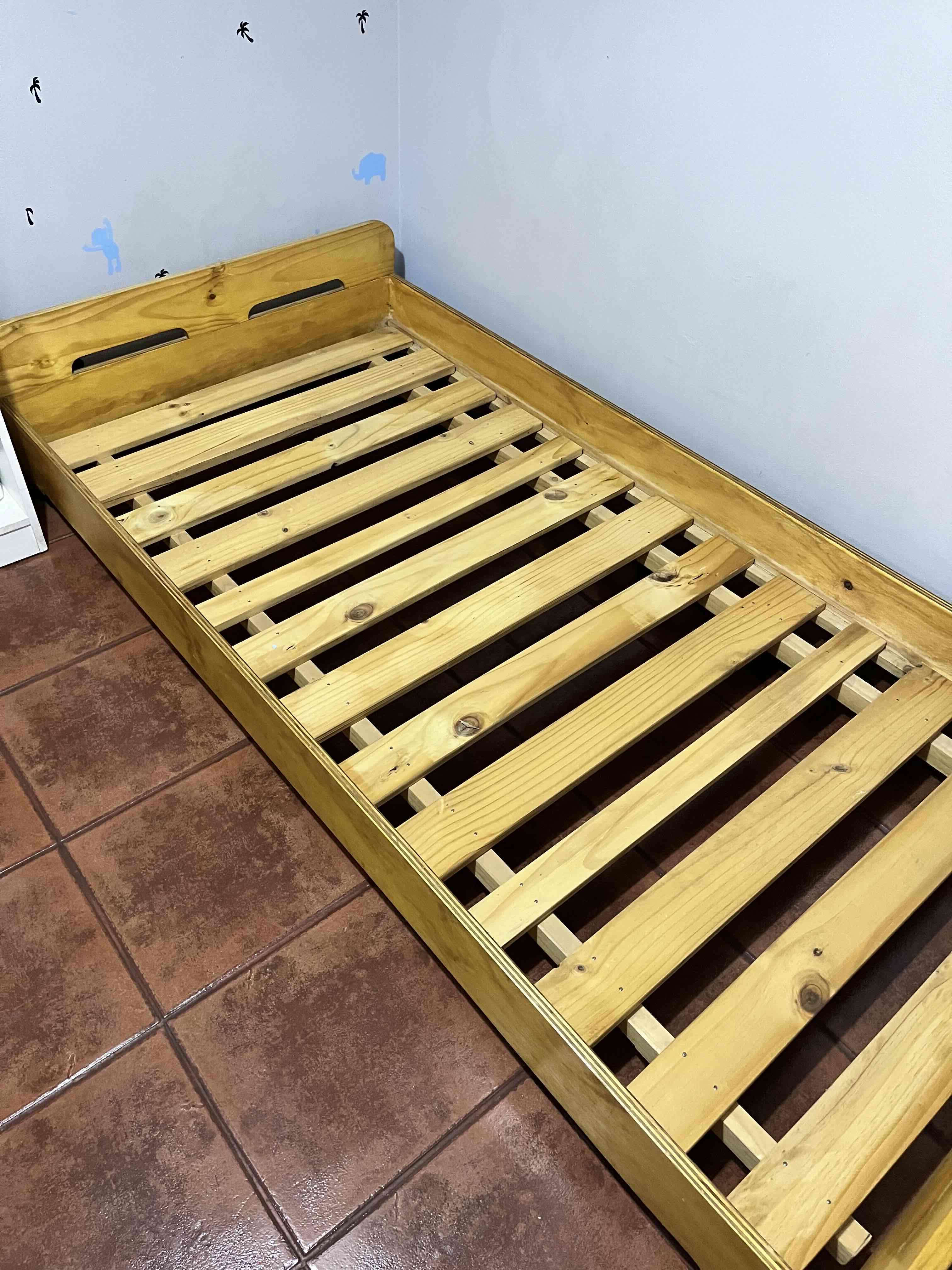 Cama individual de madera Montessori - miniatura 1