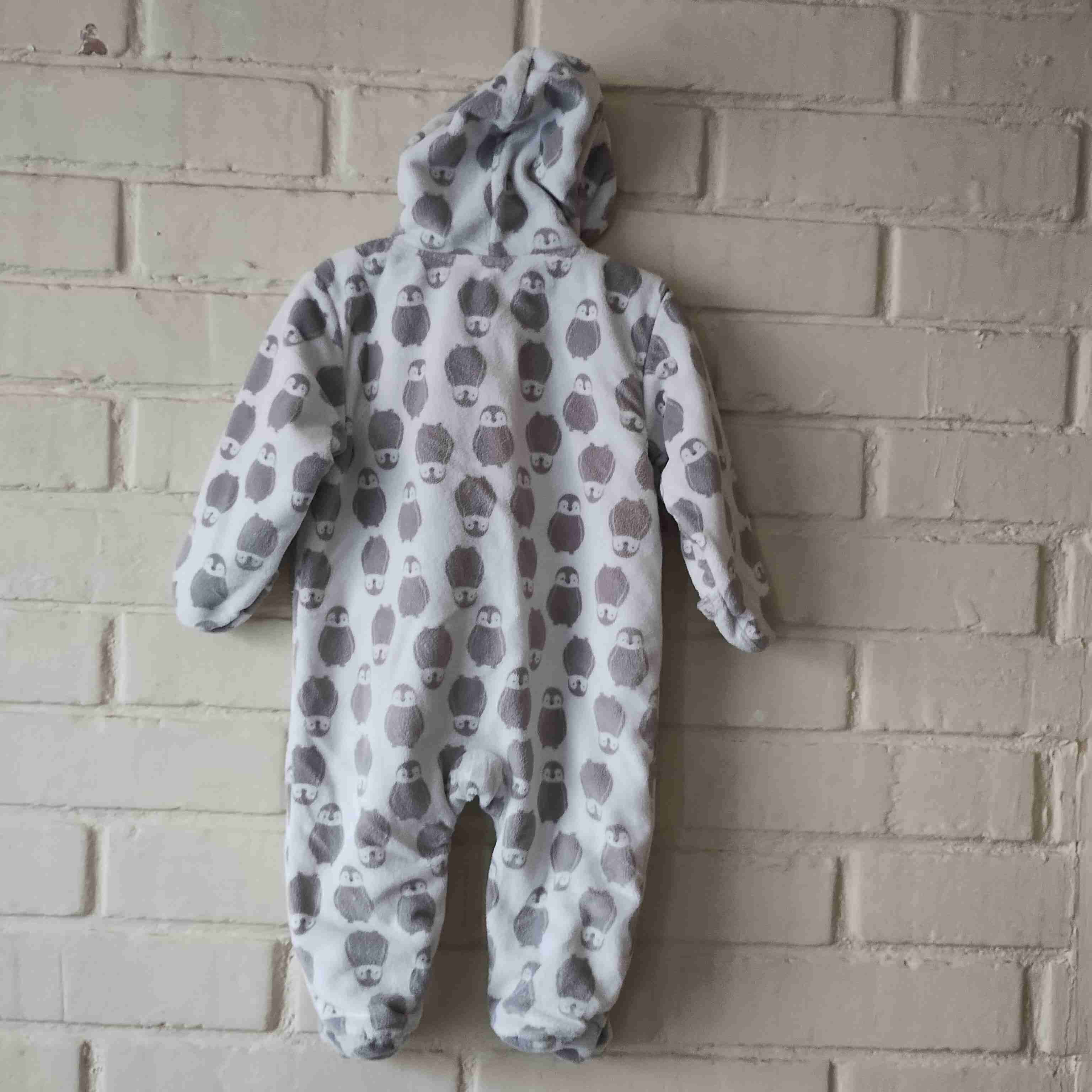 Enterito de bebé con capucha - miniatura 2