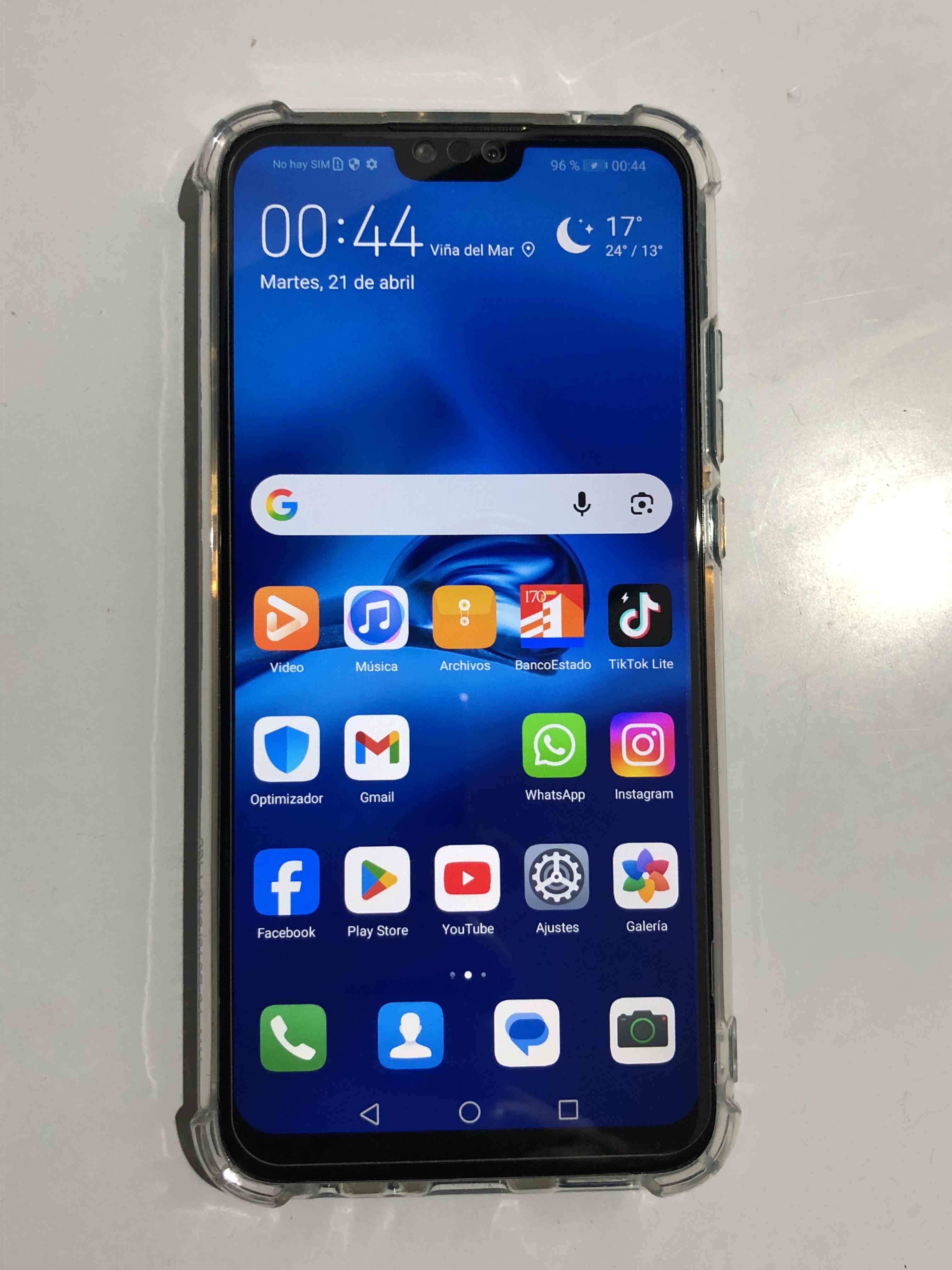 Smartphone Huawei Y8S con funda transparente - miniatura 1
