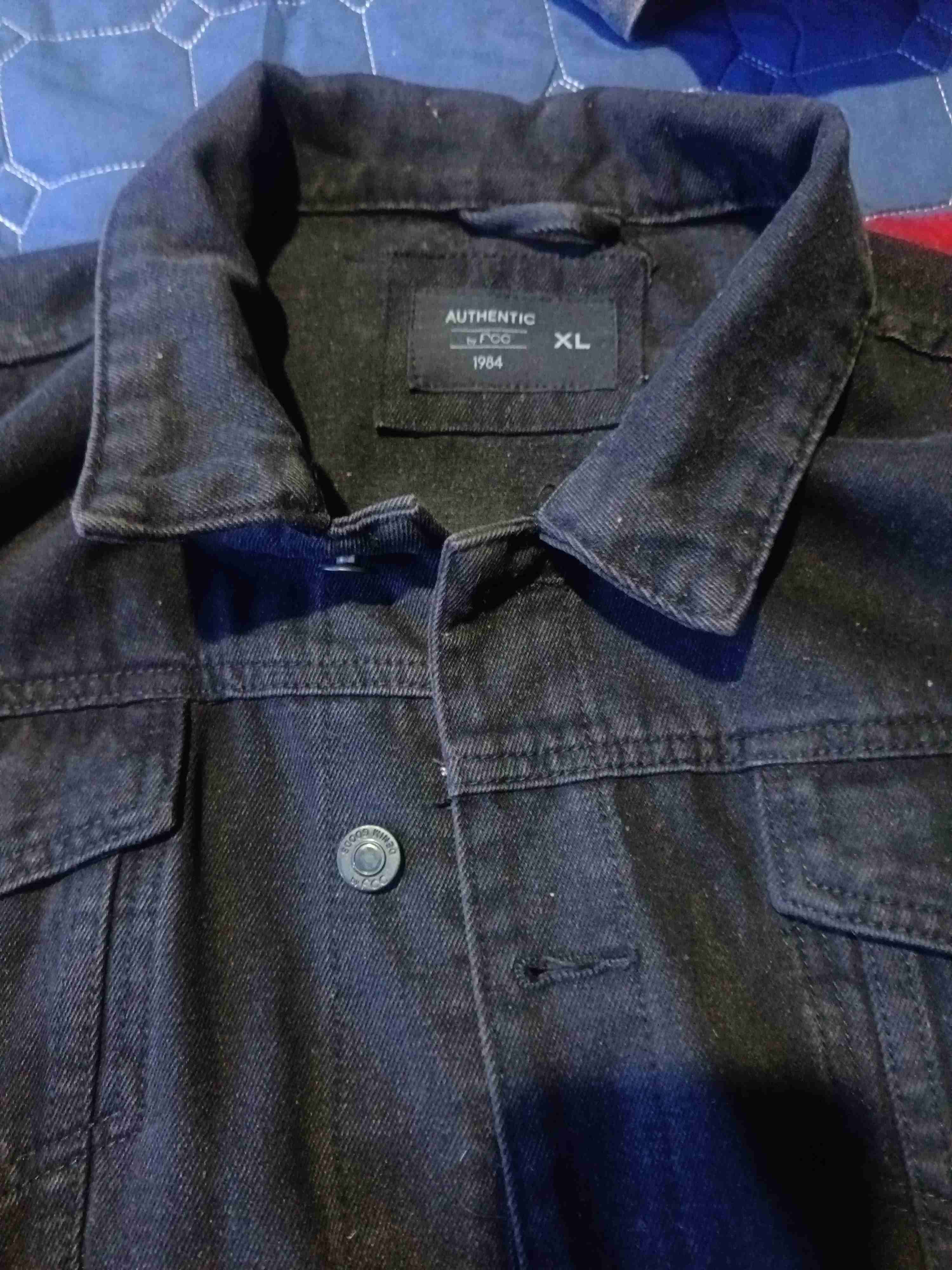 Chaqueta negra Authentic - miniatura 1