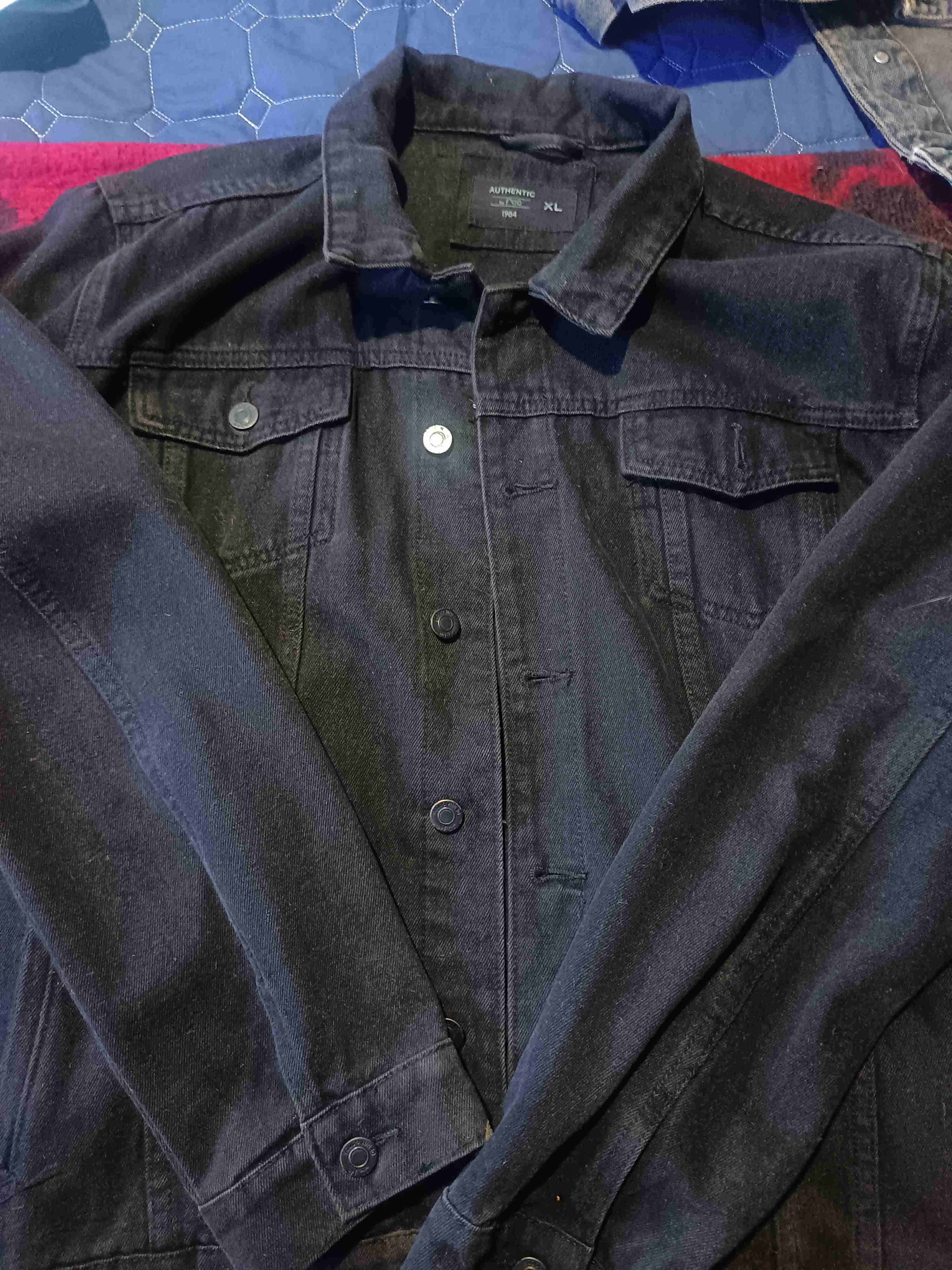 Chaqueta negra Authentic - miniatura 2