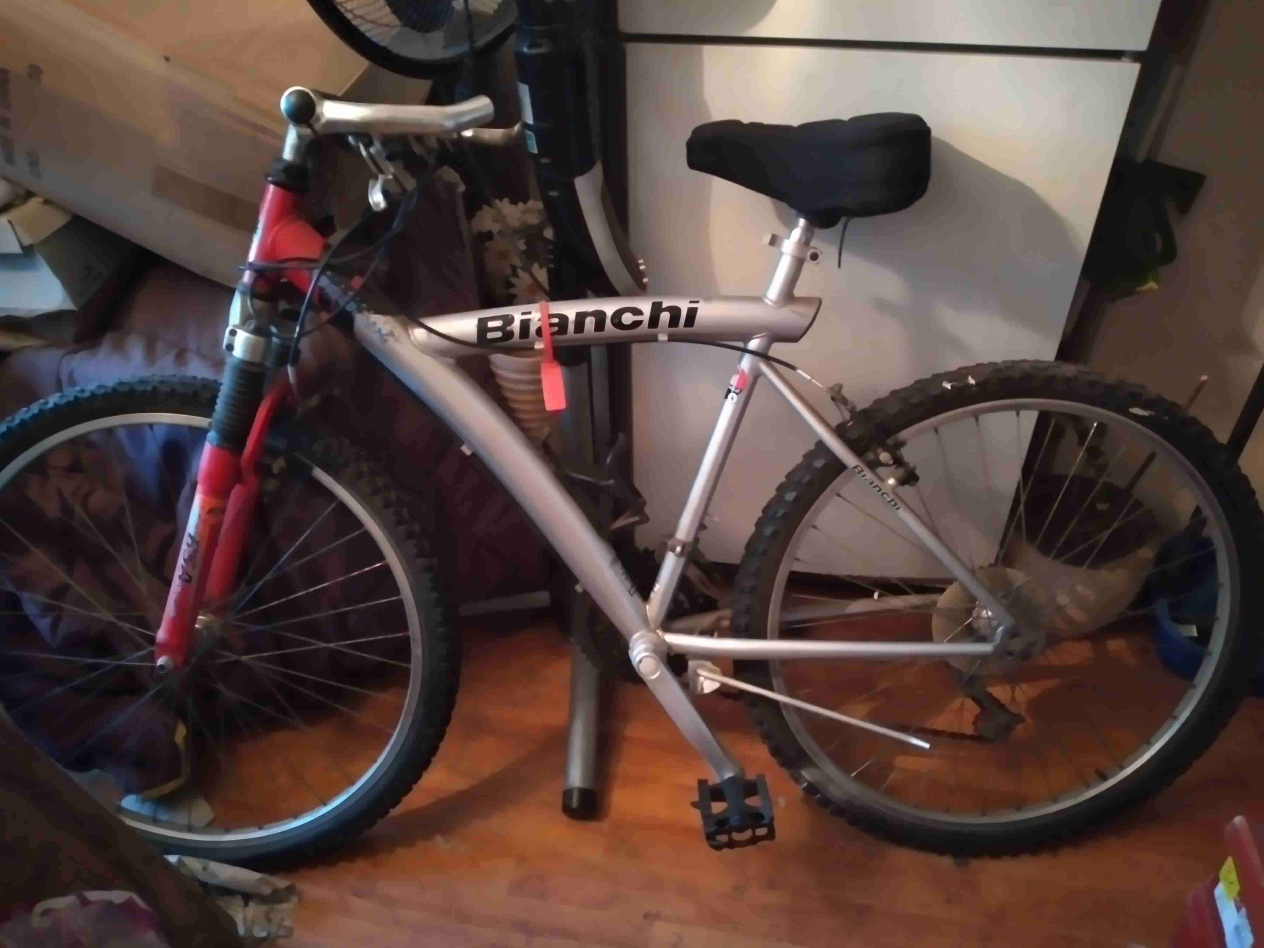 Bicicleta montaña Bianchi plateado y rojo - miniatura 1