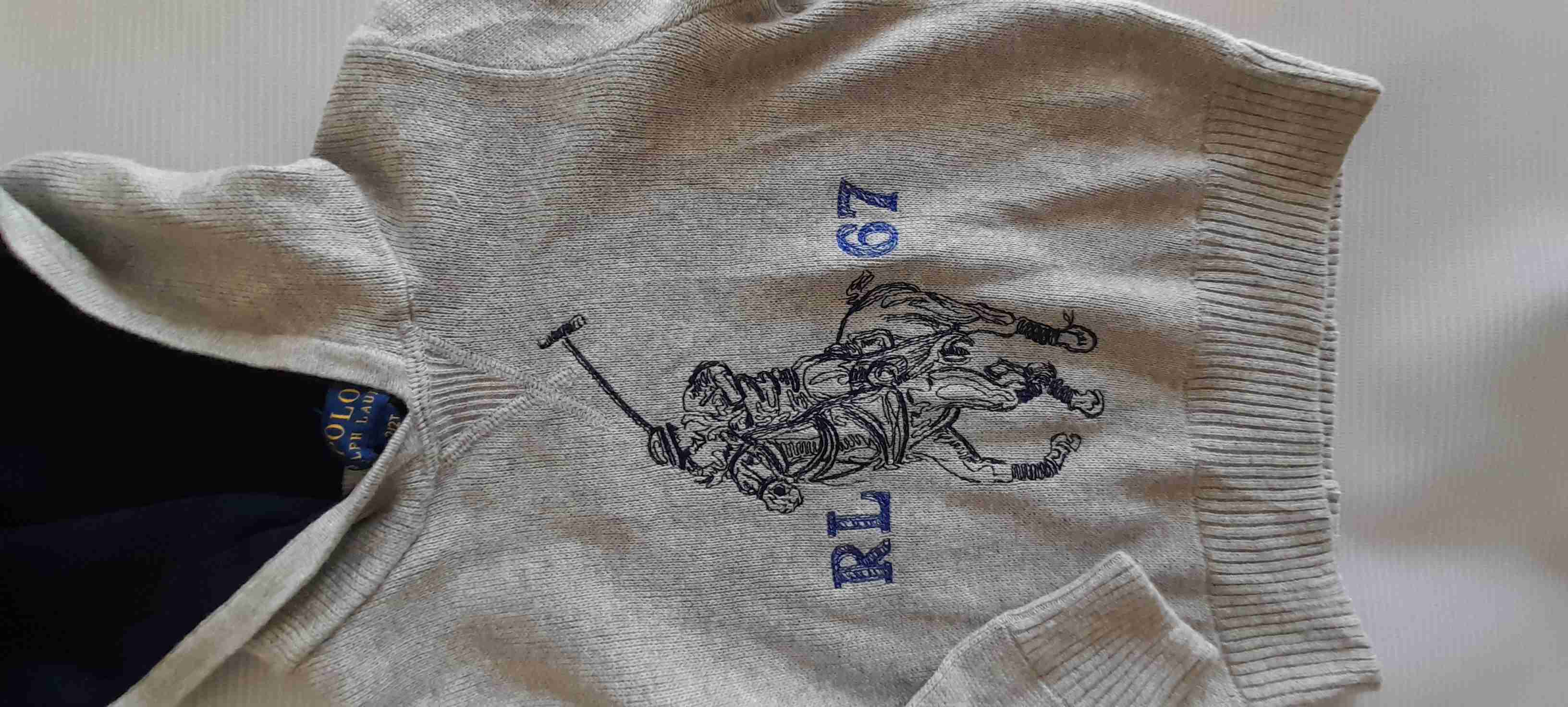 Polerón gris con capucha - miniatura 3