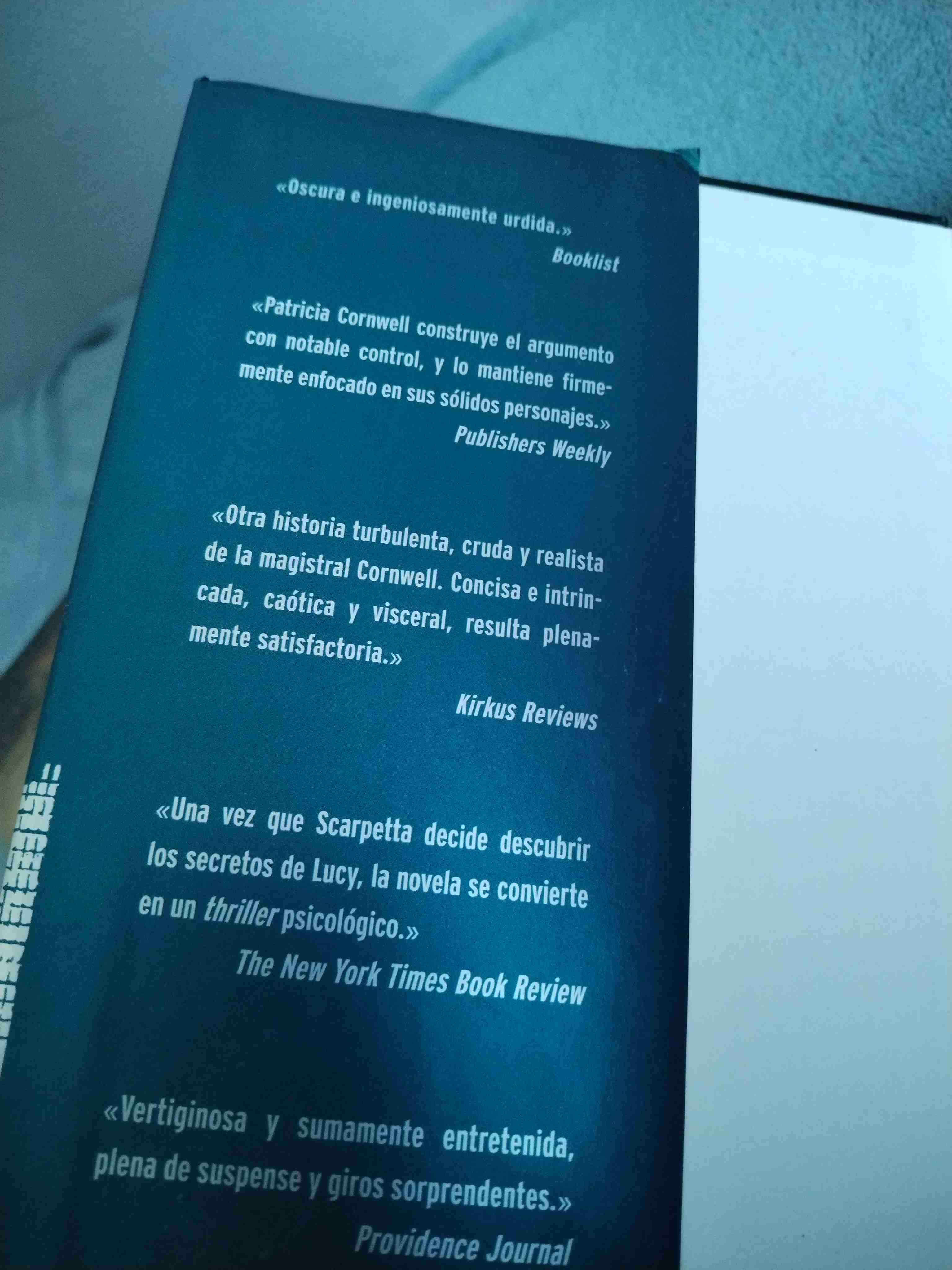 Libro Inhumano Patricia Cornwell - miniatura 4