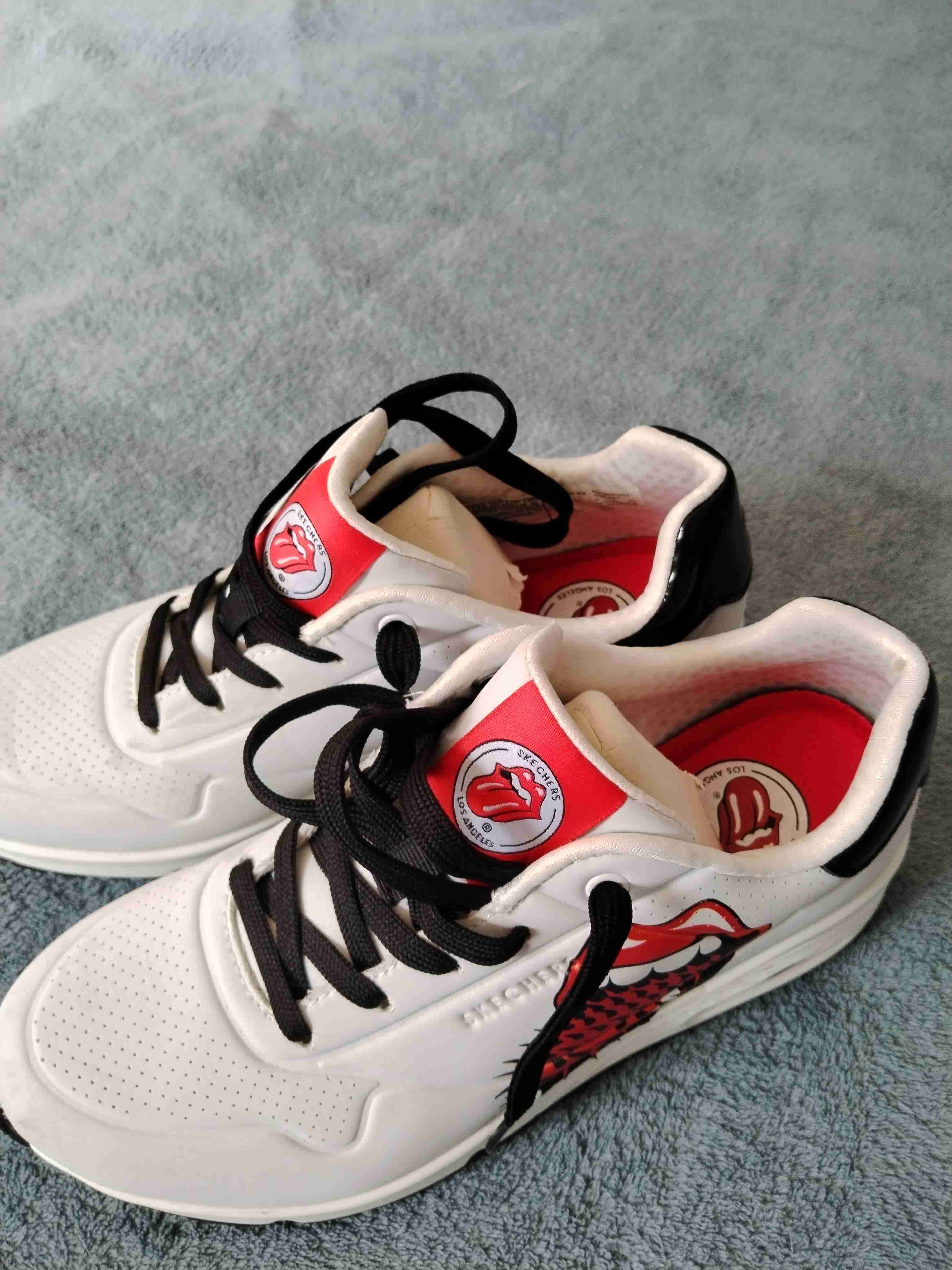 Zapatillas blancas con diseño estampado - miniatura 6